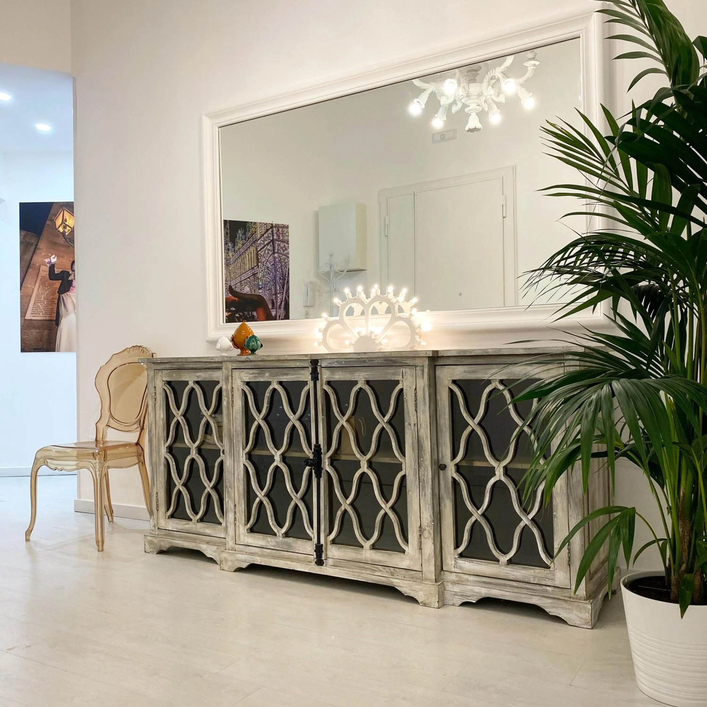 Property building, Lobby/Reception in Dai tre santi