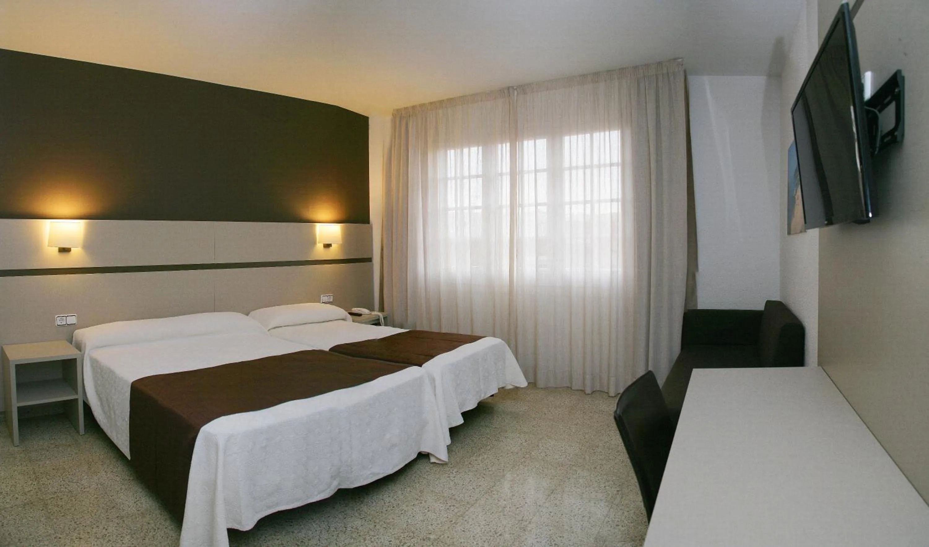 Photo of the whole room, Bed in Hotel La Carolina