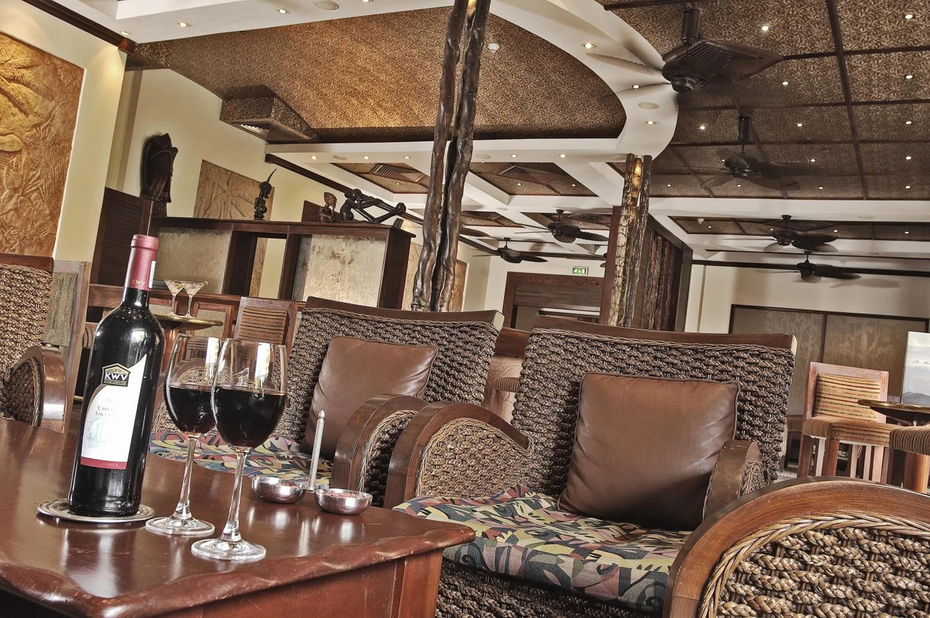 Lounge or bar in Kampala Serena Hotel