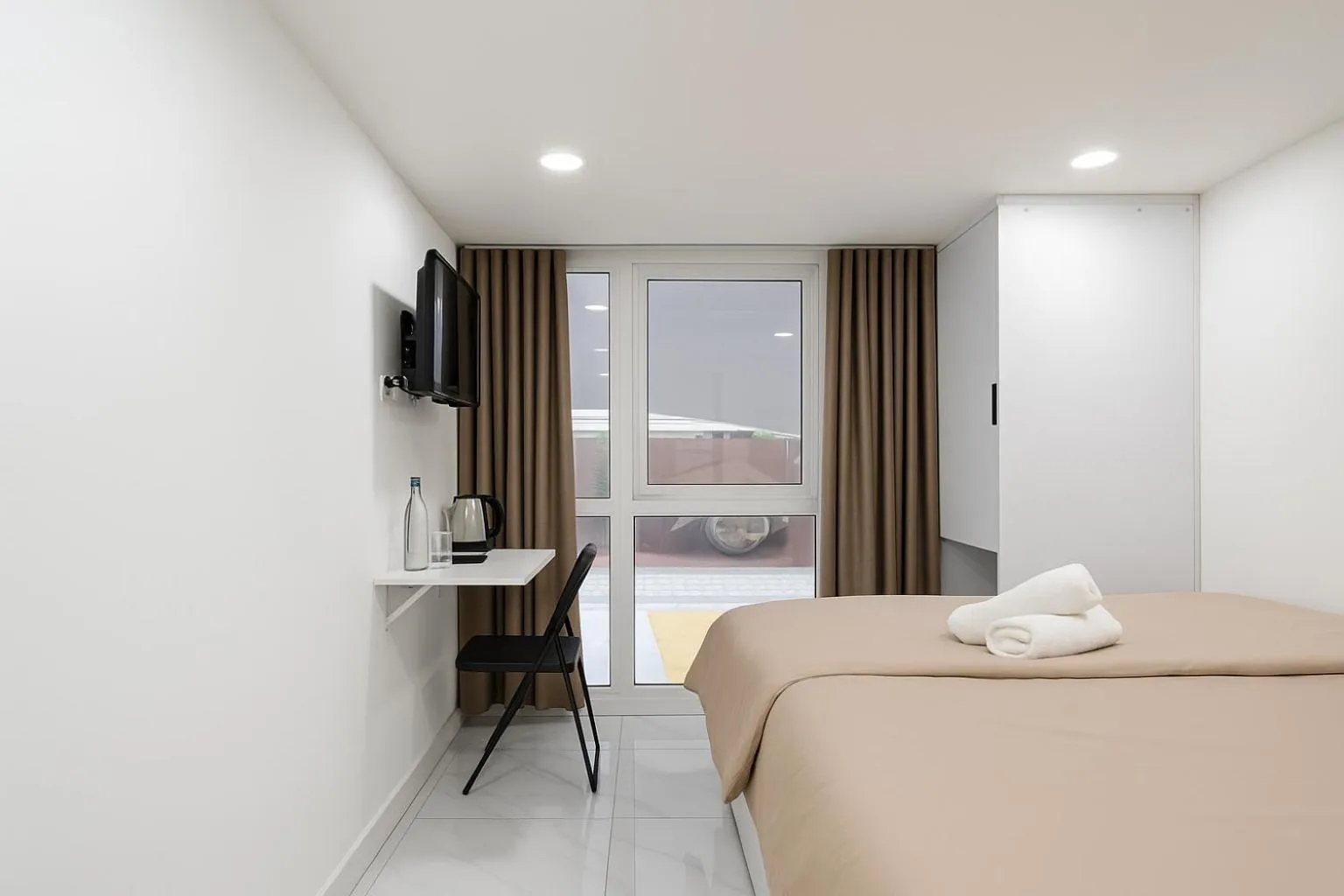 Siris Niko Residence - Self Checkin