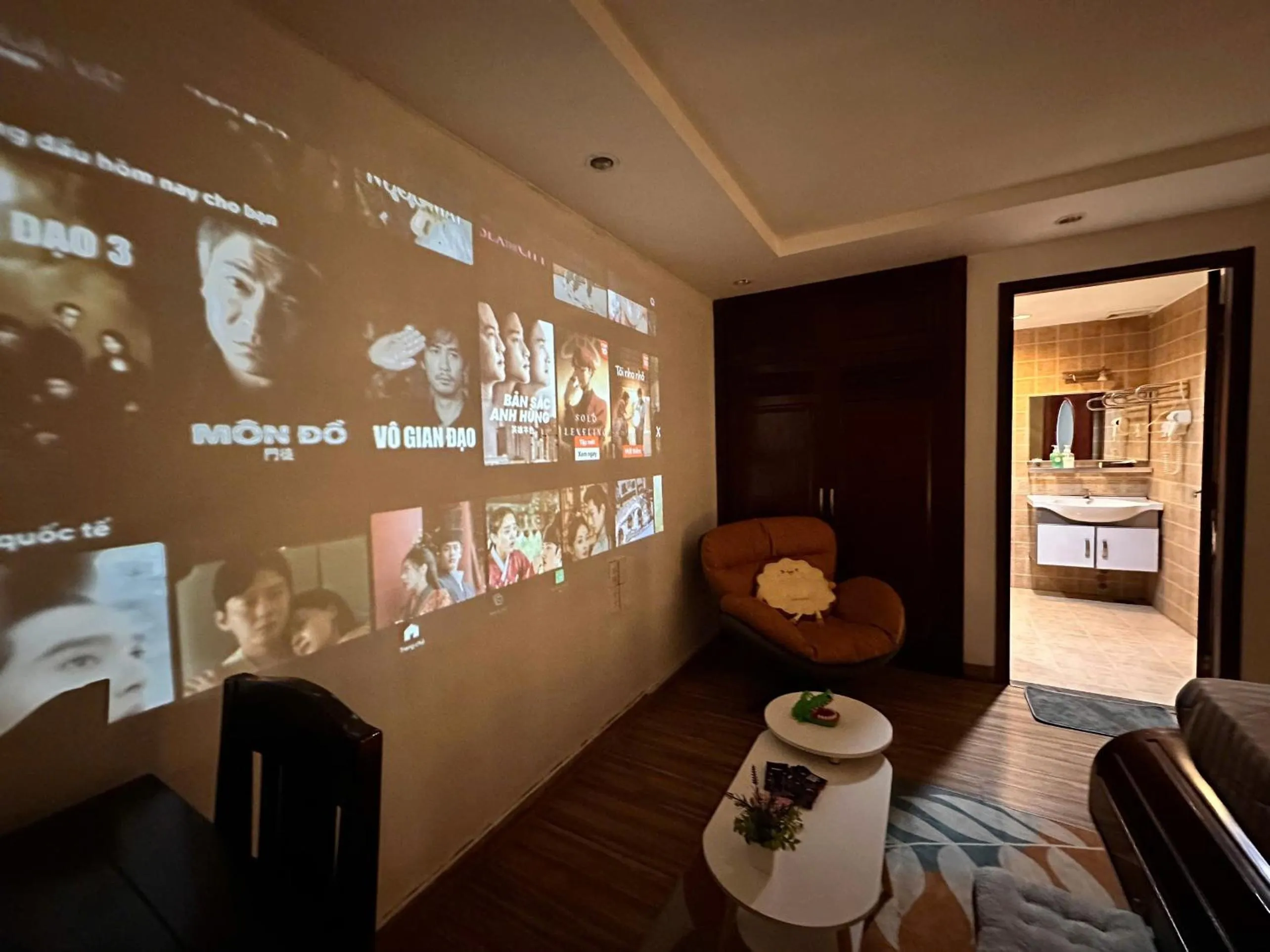 Communal lounge/ TV room in Khách Sạn Avatar