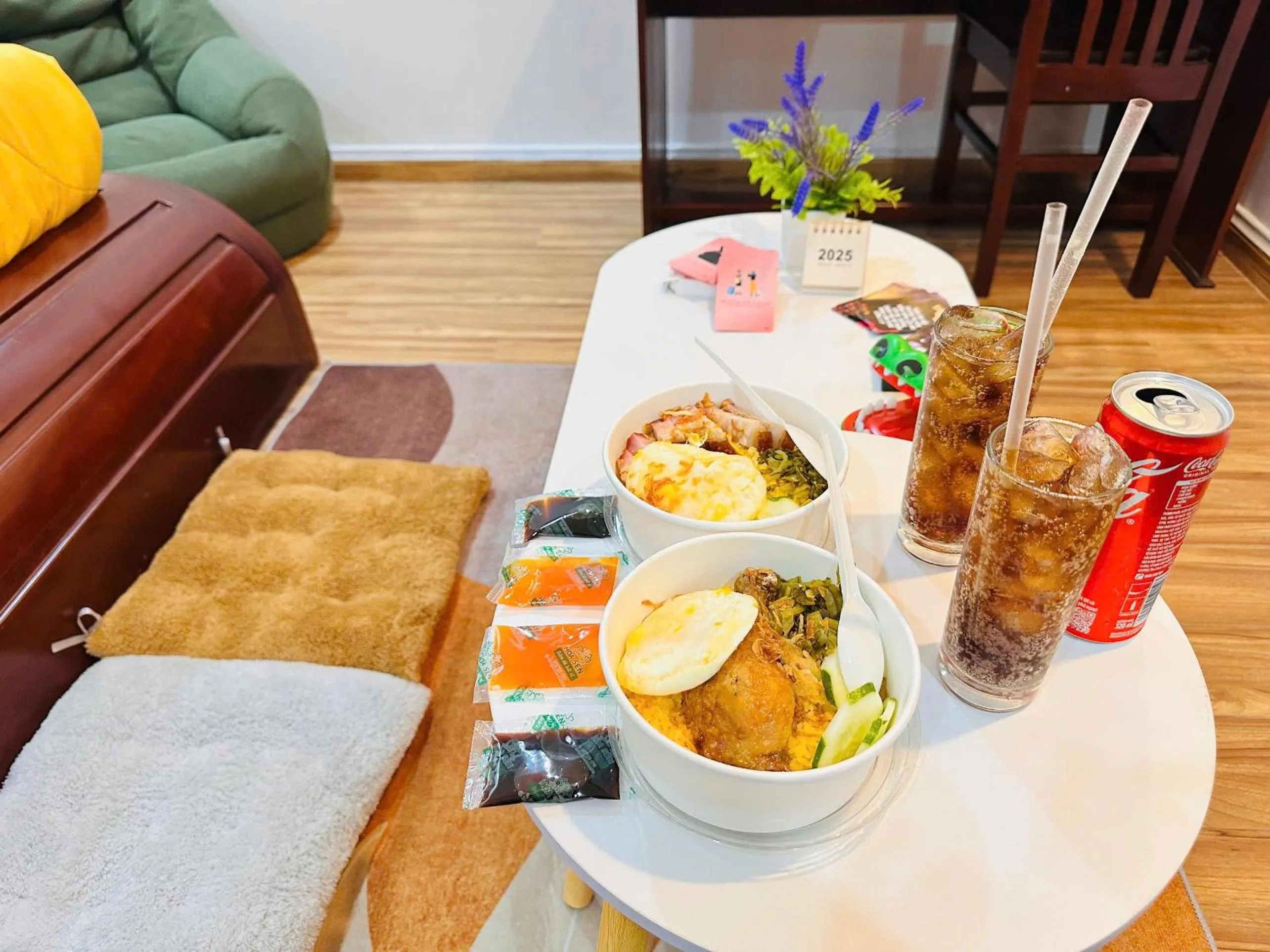 Food and drinks in Khách Sạn Avatar