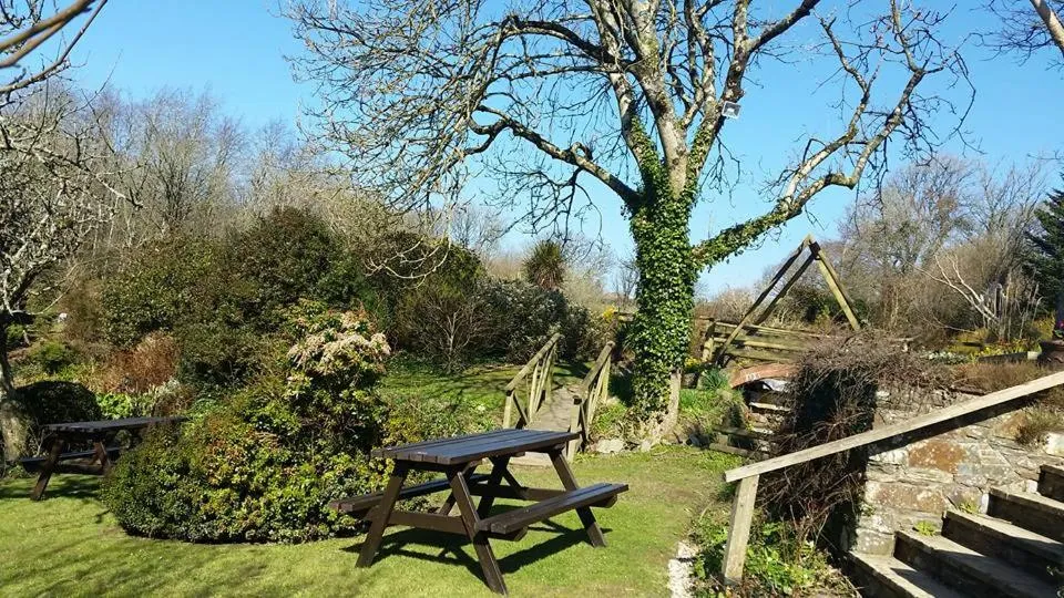 The Hoops Inn & Country Hotel