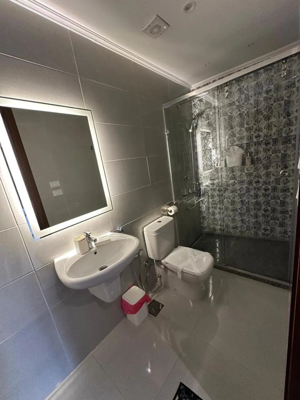 Shower in Sama Hotel Oraby