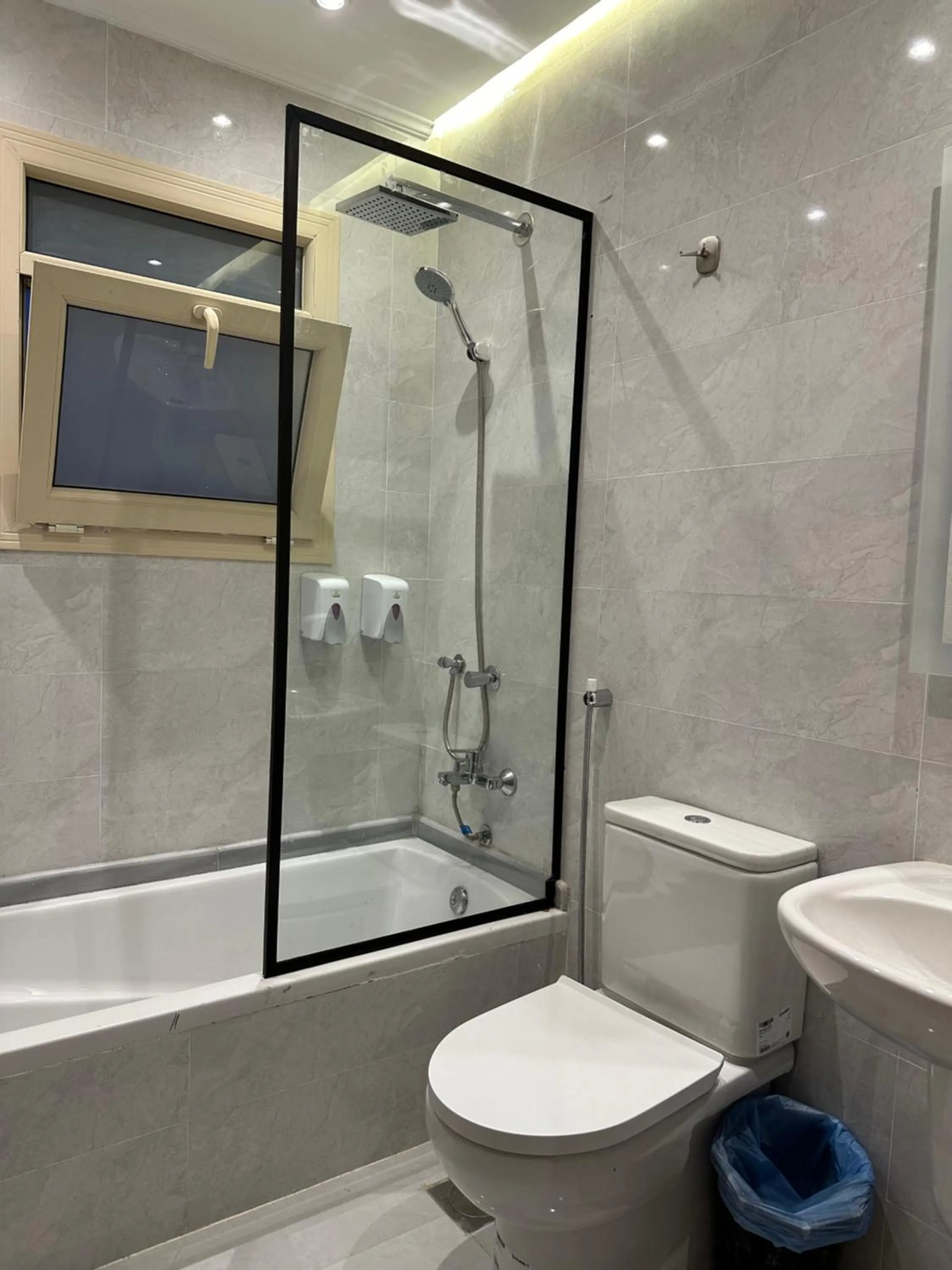 Bath in Sama Hotel Oraby