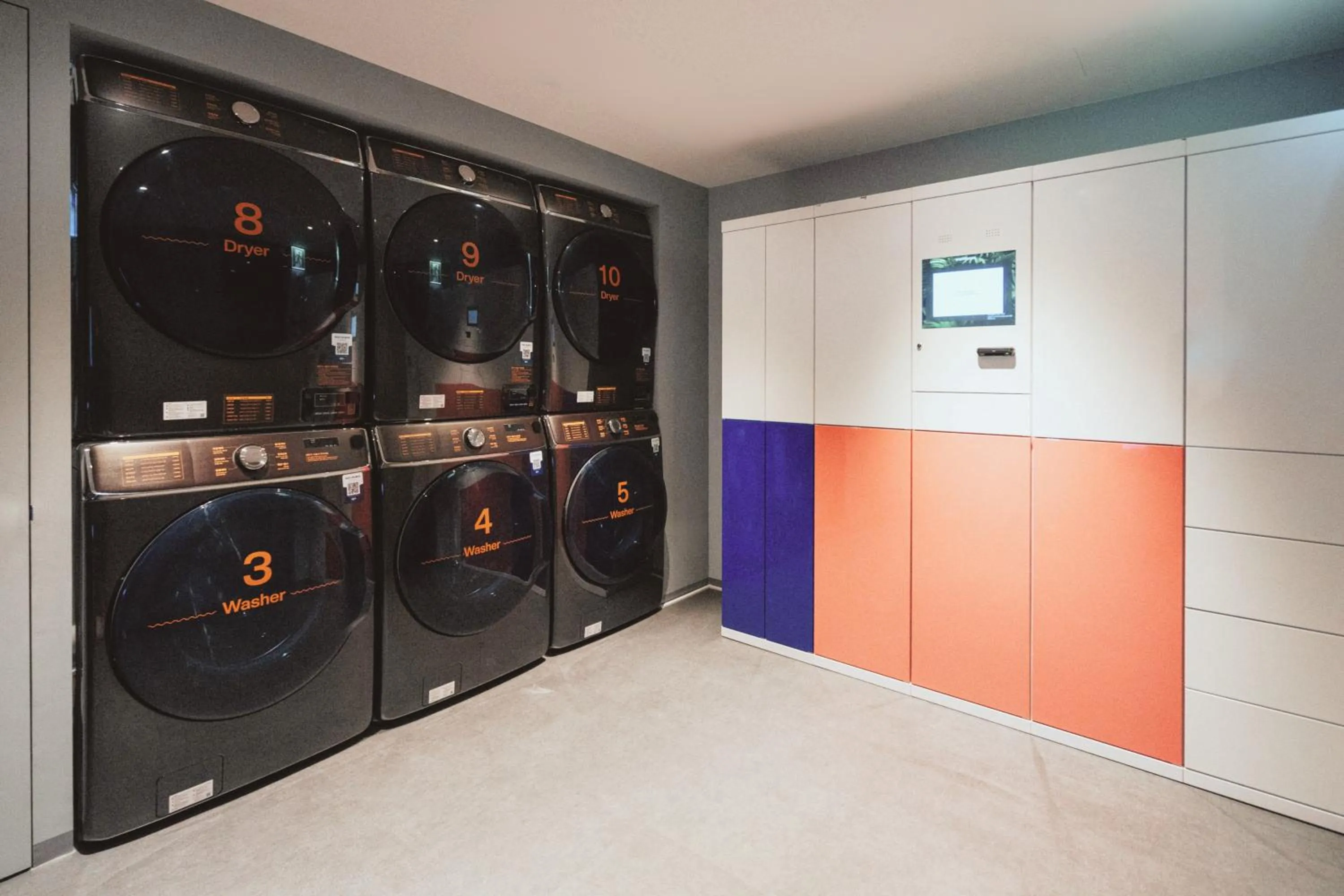 washing machine in Homes Stay Suwon