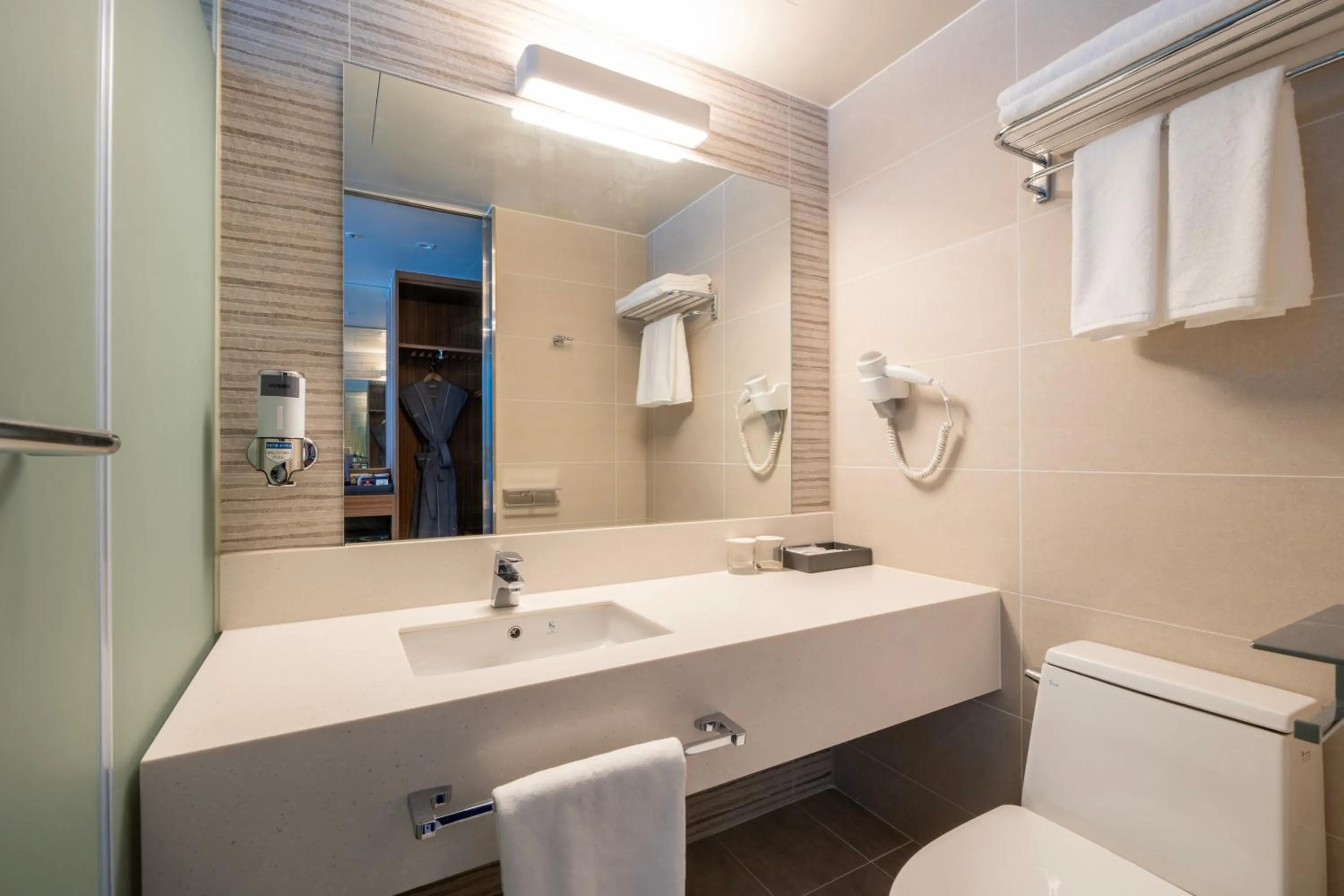 Toilet in Homes Stay Suwon