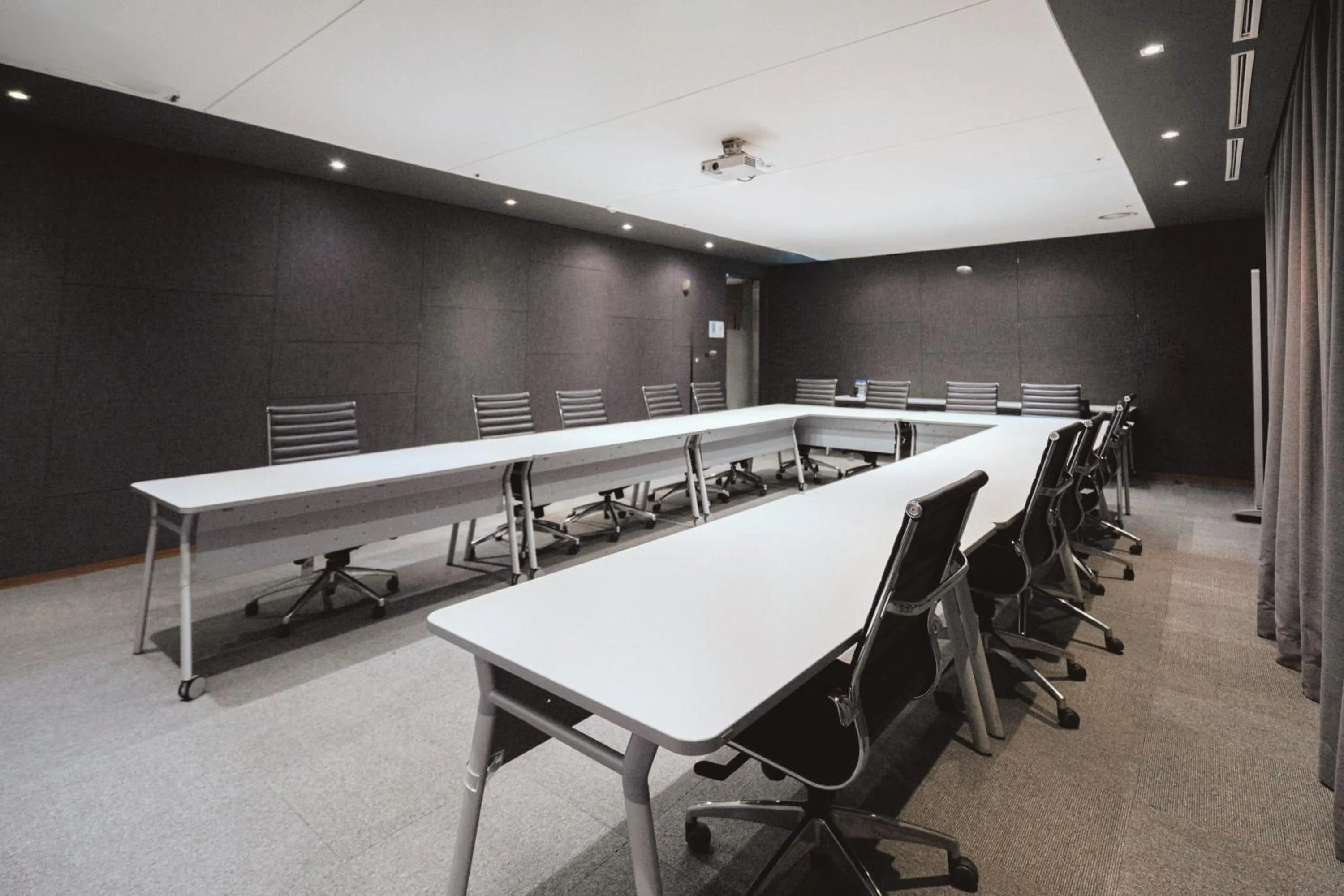 Meeting/conference room in Homes Stay Suwon
