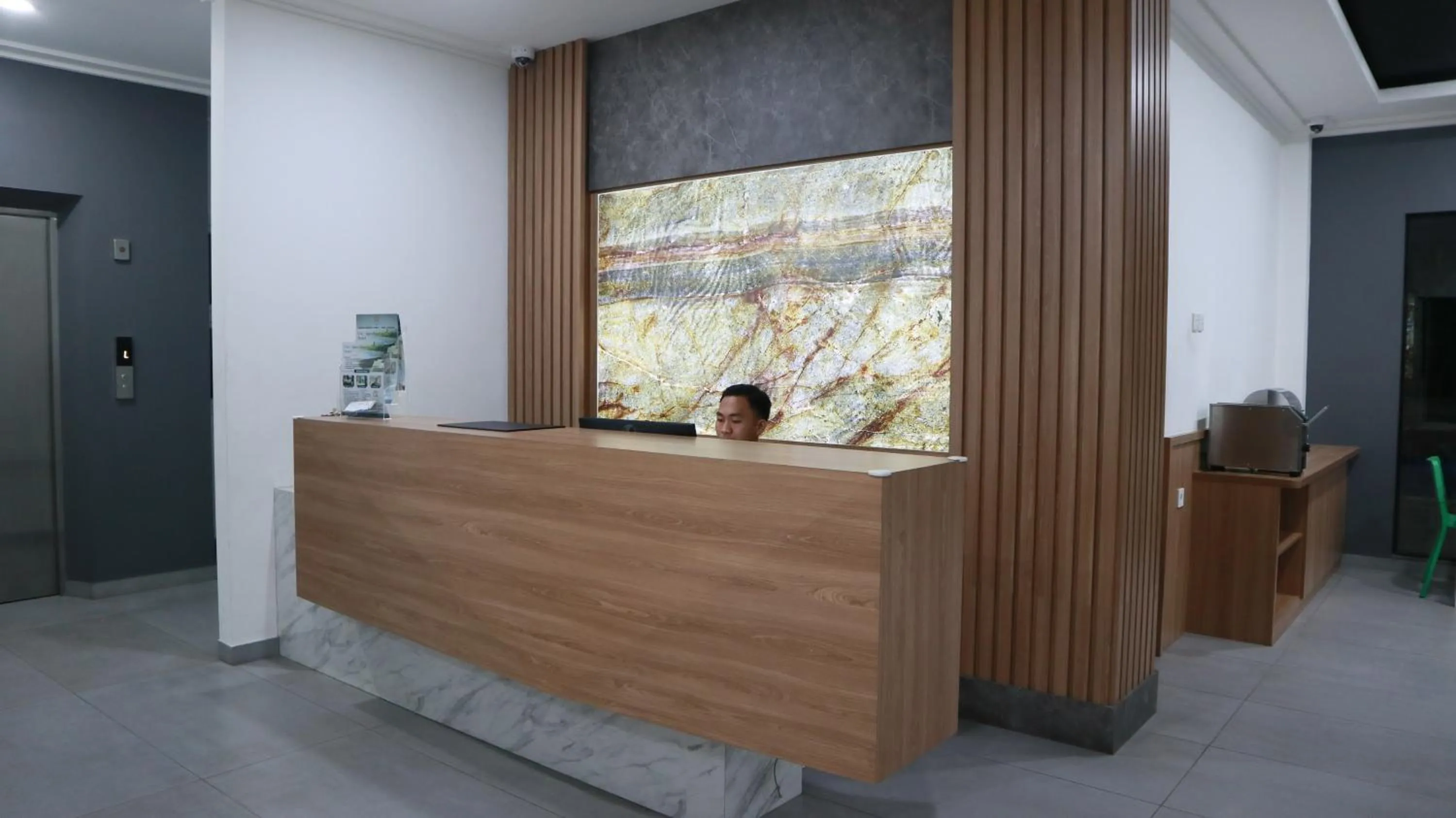 Lobby or reception in VNC Alam Sutera Hotel Powered by Archipelago