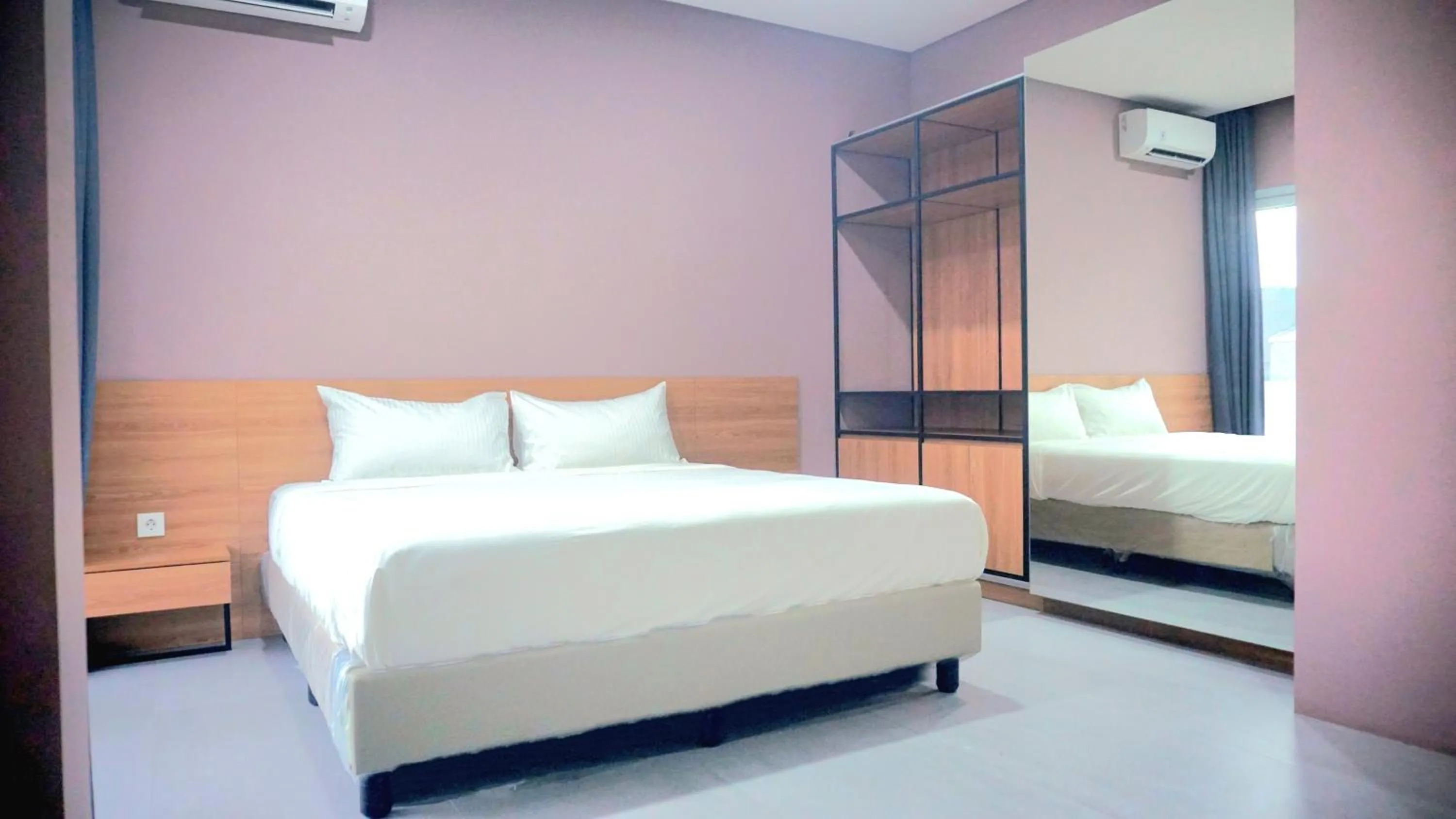 Bed in VNC Alam Sutera Hotel Powered by Archipelago