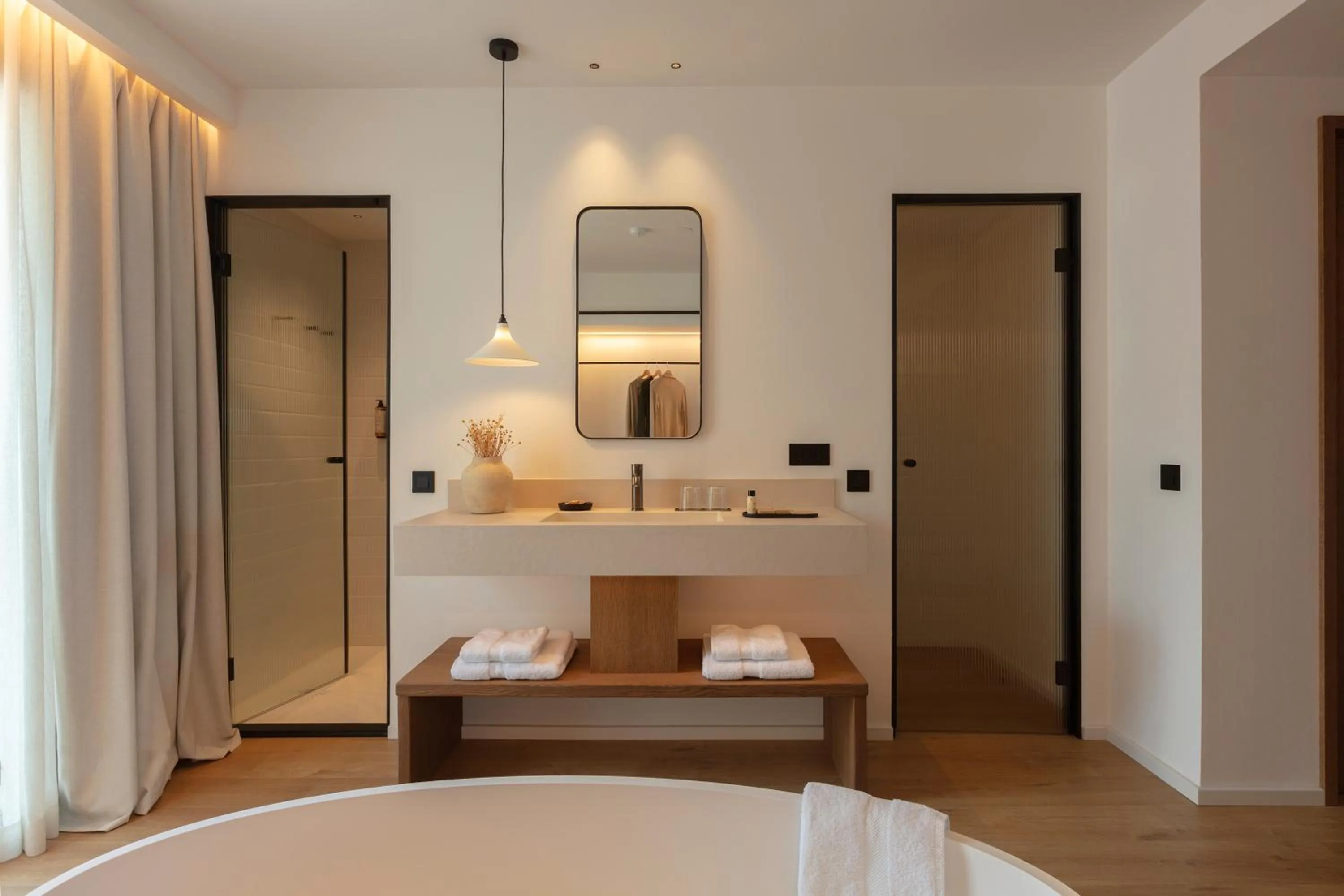 Bathroom, Bed in Elisabeth by the Sea Hotel