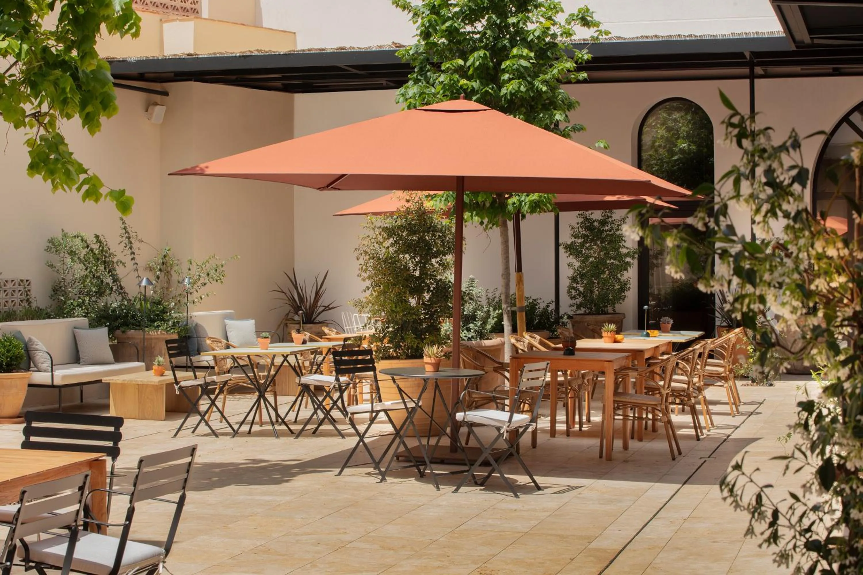 Restaurant/places to eat in Elisabeth by the Sea Hotel