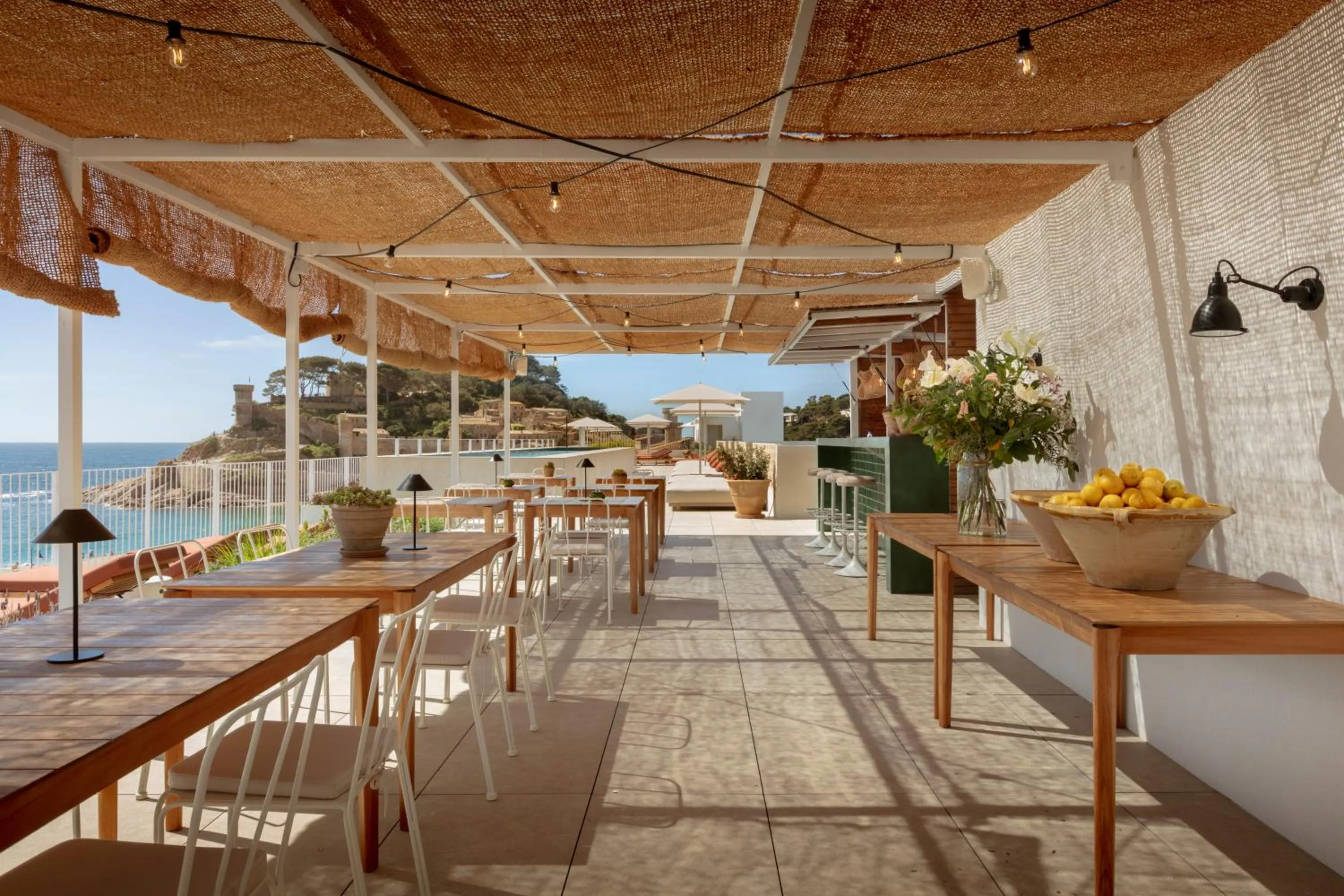 Lounge or bar in Elisabeth by the Sea Hotel