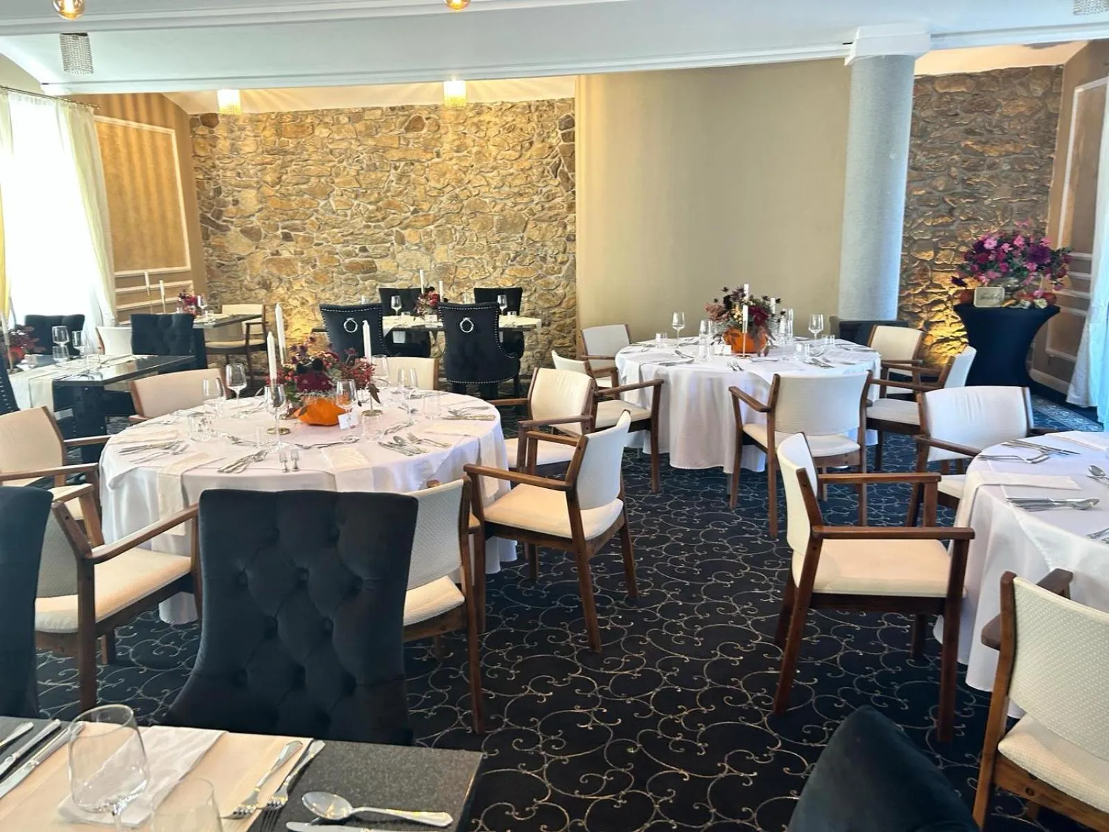 Restaurant/places to eat in Zámek Kvasetice