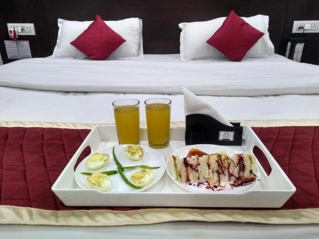 Restaurant/places to eat in Hotel Blossom