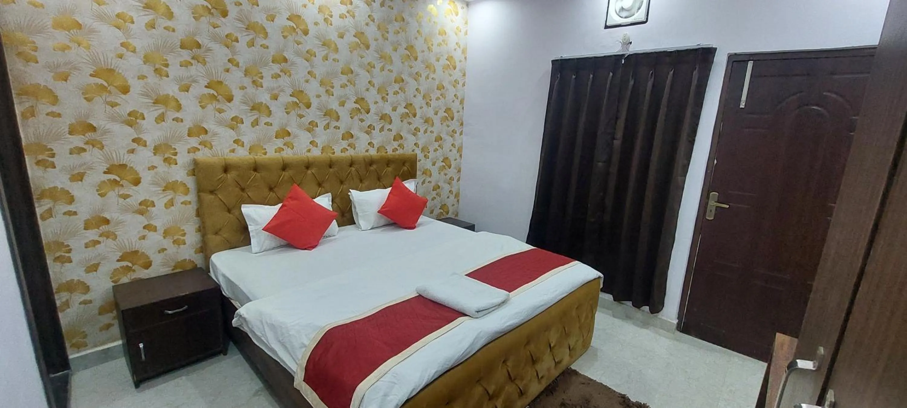 Bed in Hotel Blossom