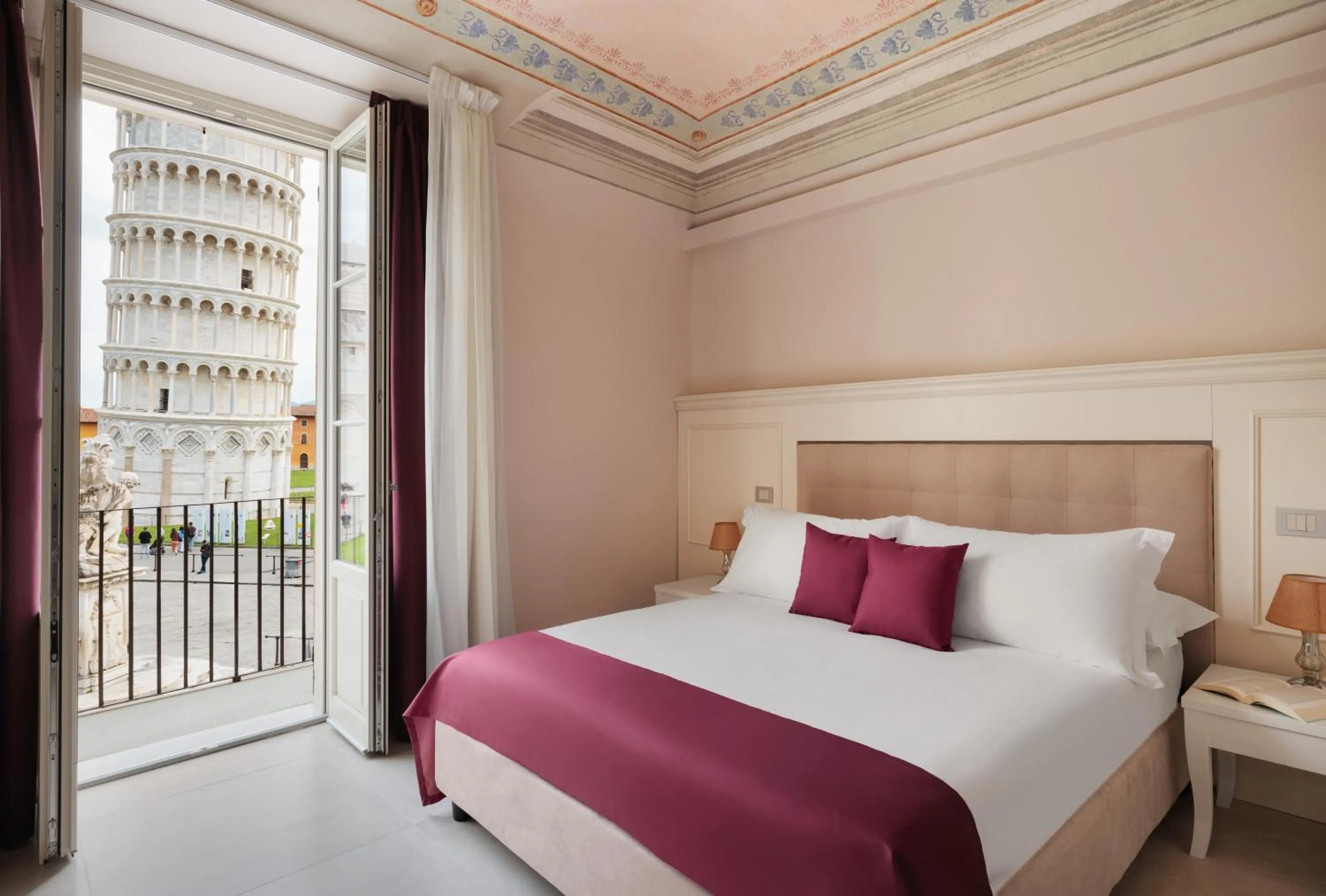 View (from property/room), Bed in Prato dei Miracoli Residenza d'Epoca