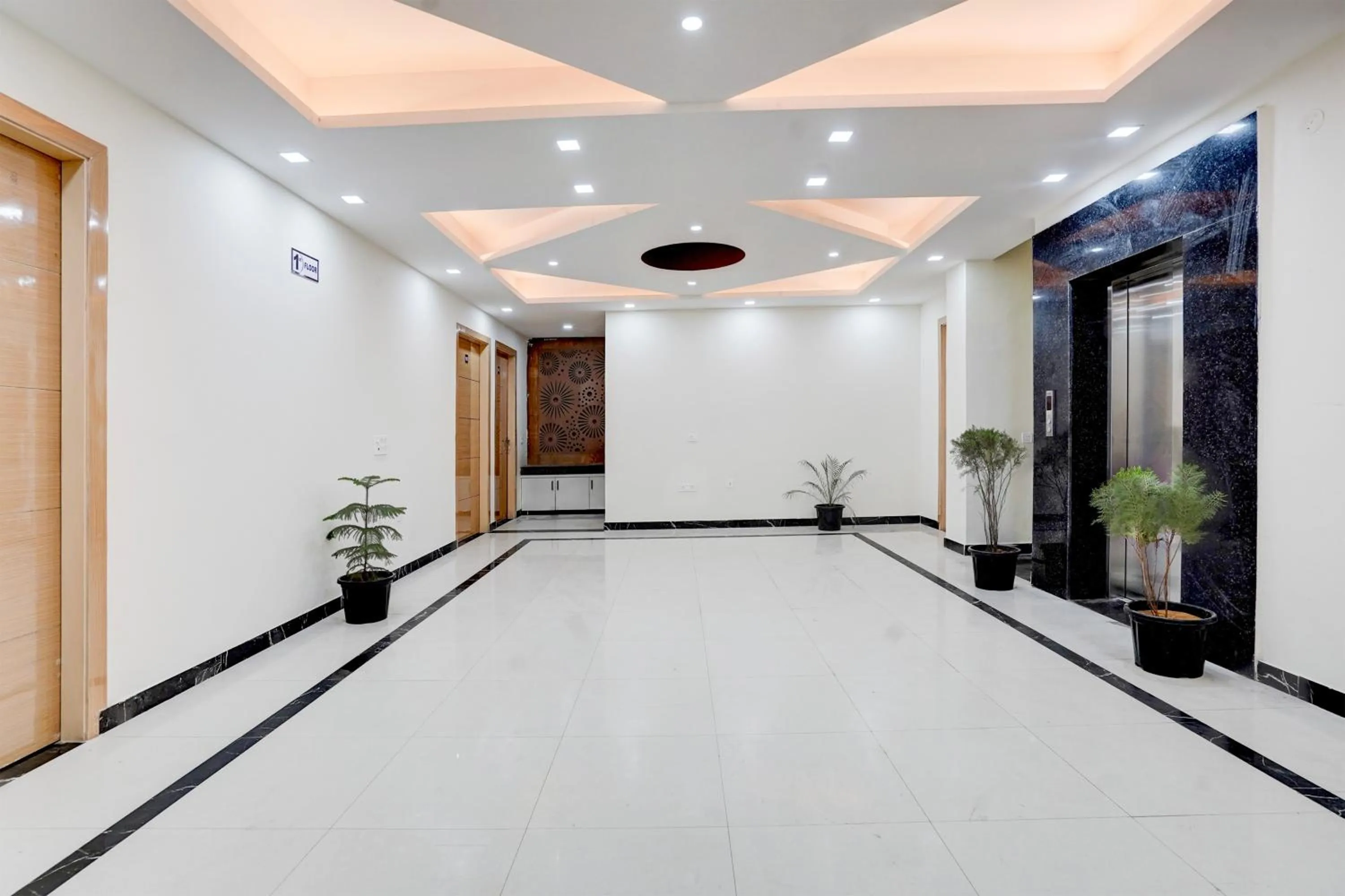 Lobby or reception in FabHotel Sky - Nr Sapphire 83 Mall, Manesar