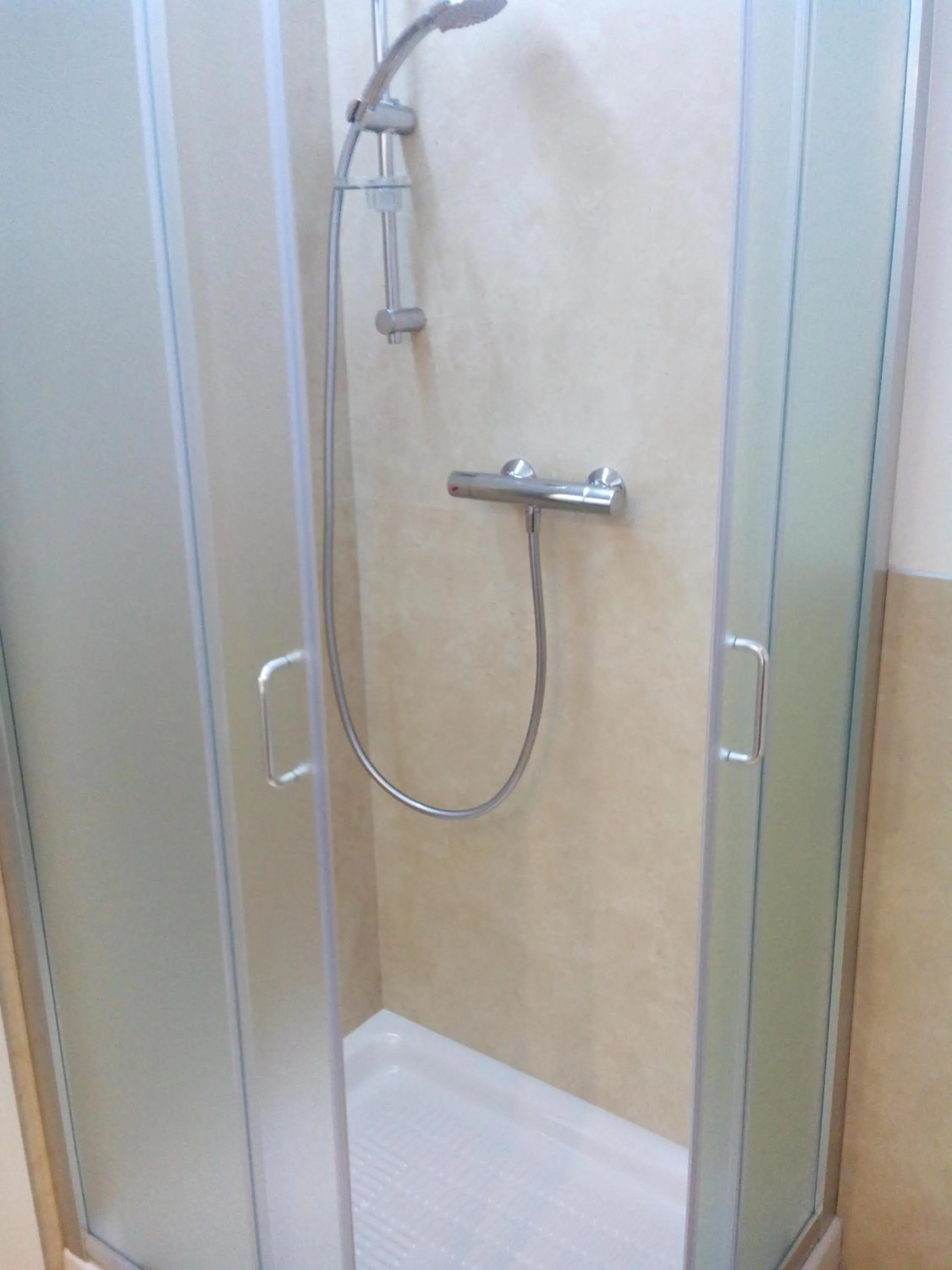 Shower in I Gelsomini