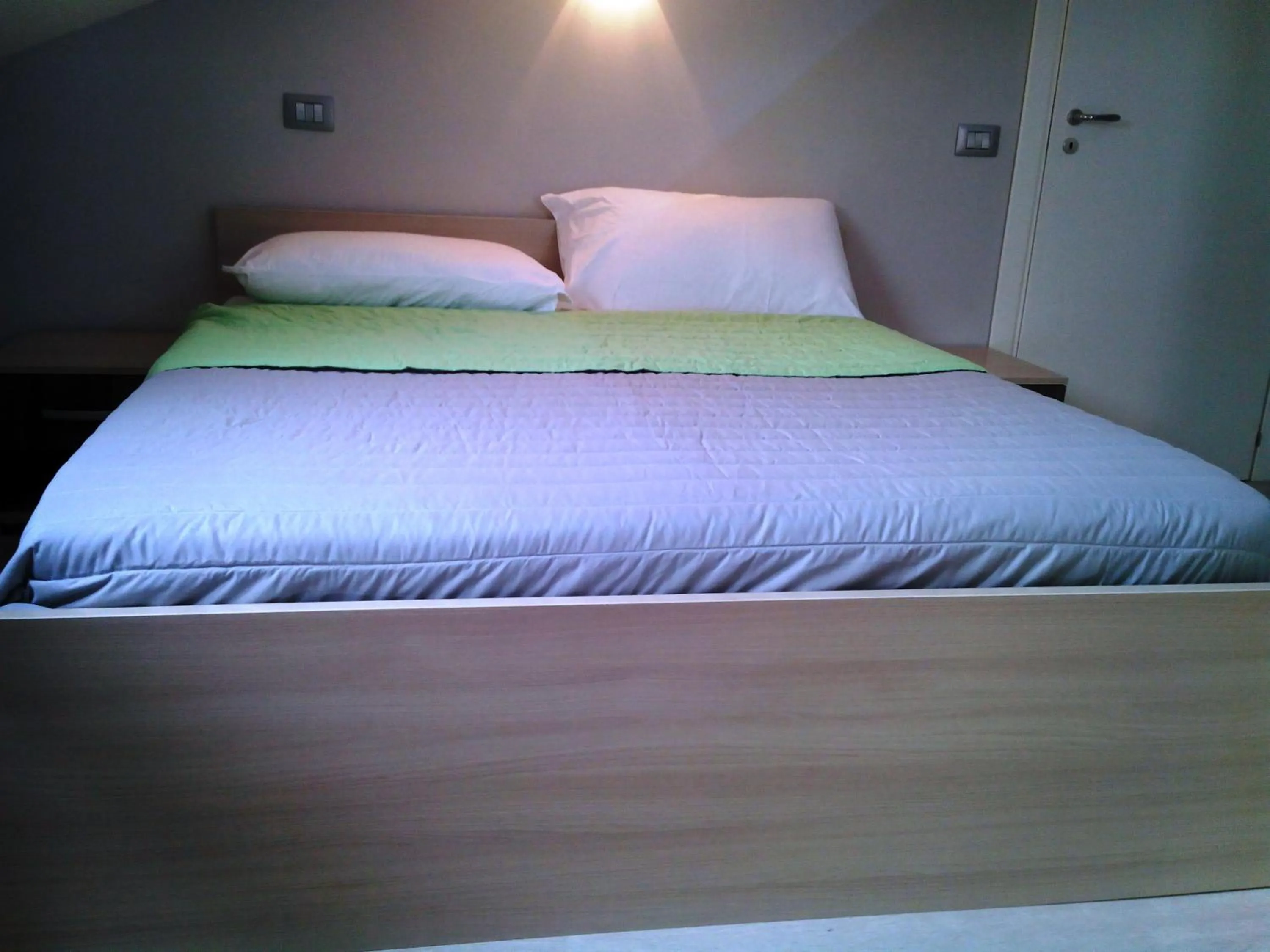 Photo of the whole room, Bed in I Gelsomini