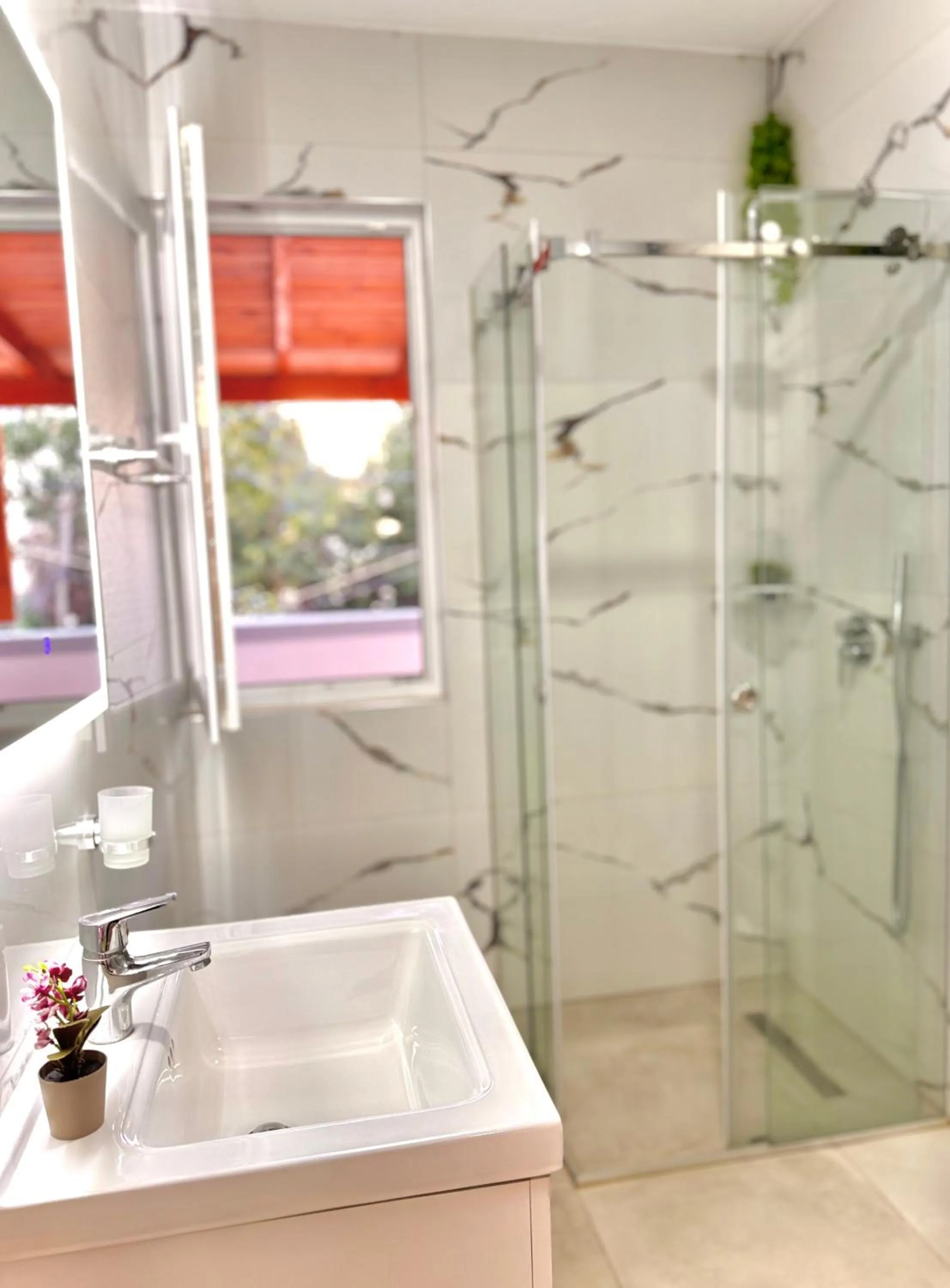 Shower in Elite Apartments