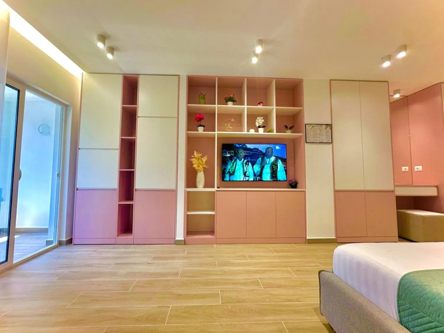 Bed in Elite Apartments