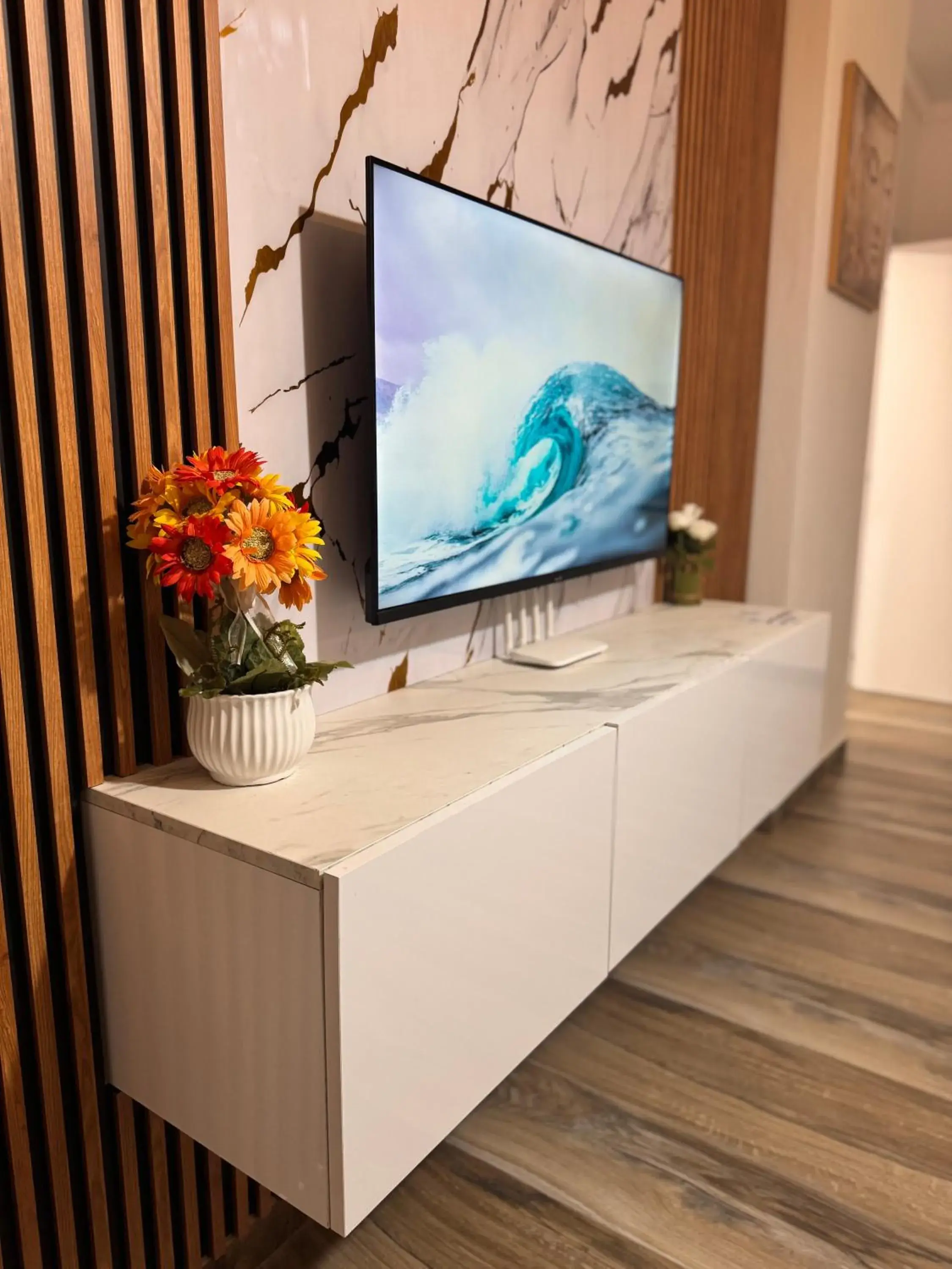 One-Bedroom Apartment with Balcony in Elite Apartments One-Bedroom Apartment with Balcony in Elite Apartments