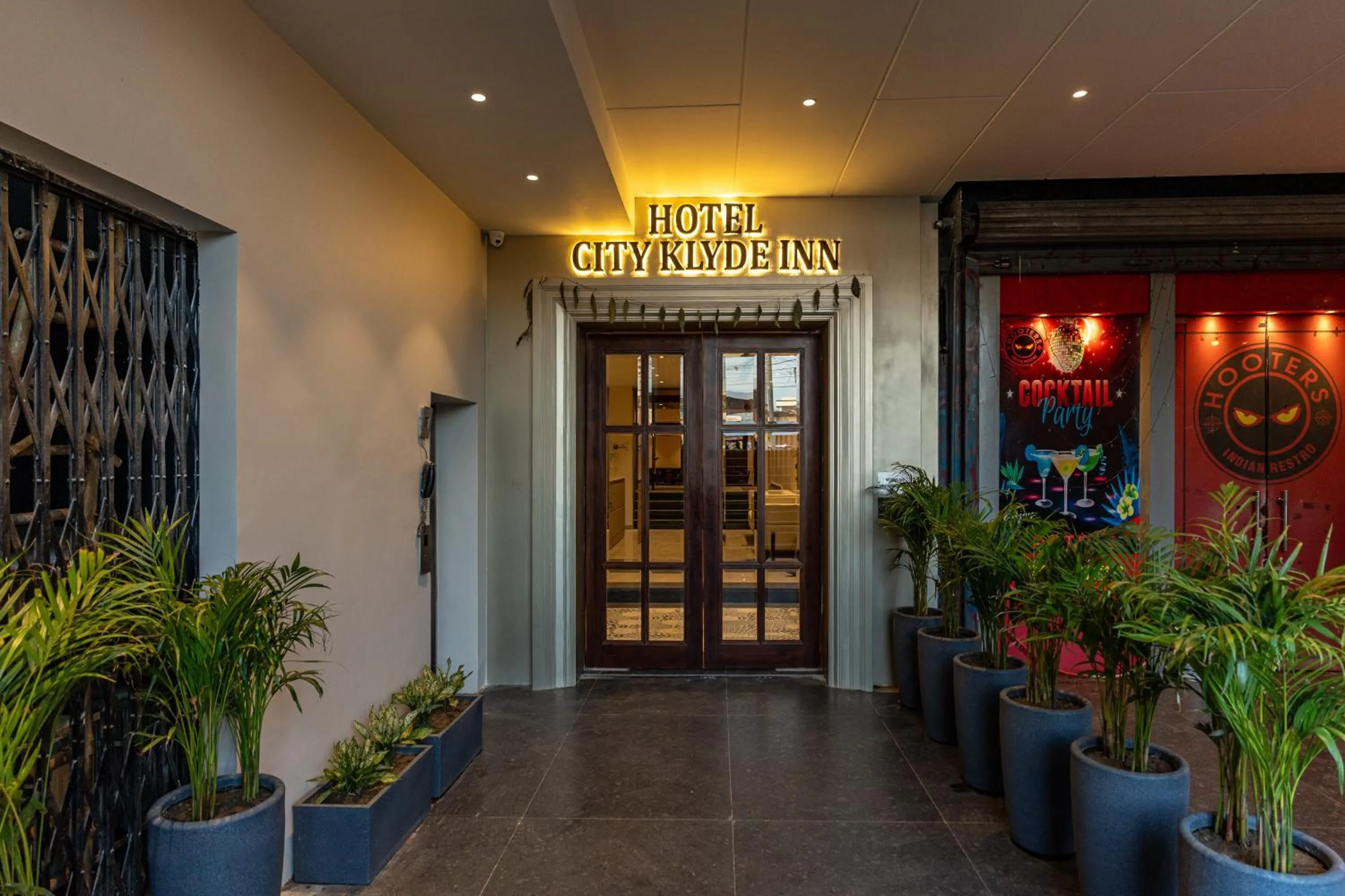 Facade/entrance in City Klyde Inn