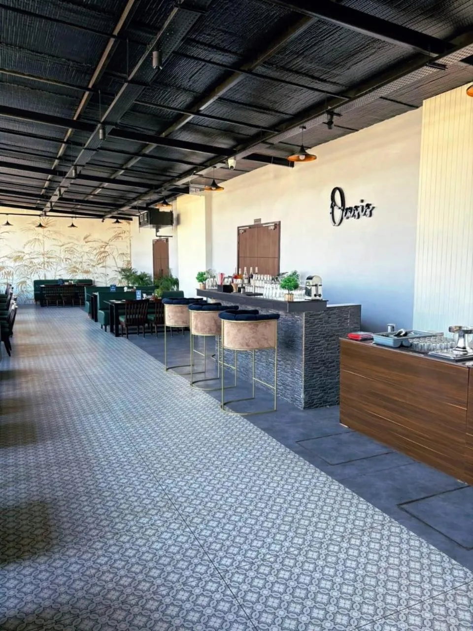 Restaurant/places to eat in City Klyde Inn