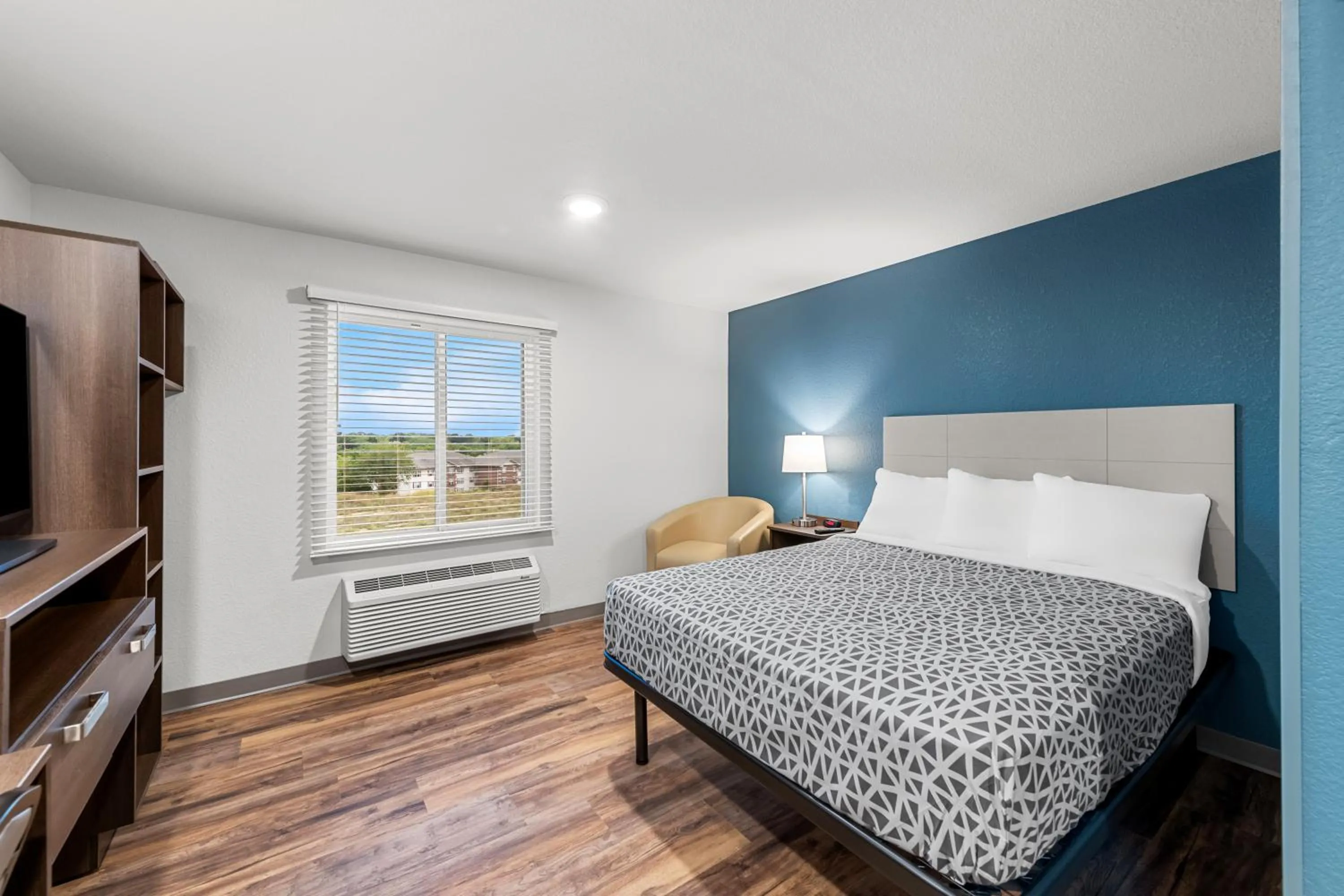 WoodSpring Suites Kansas City Airport