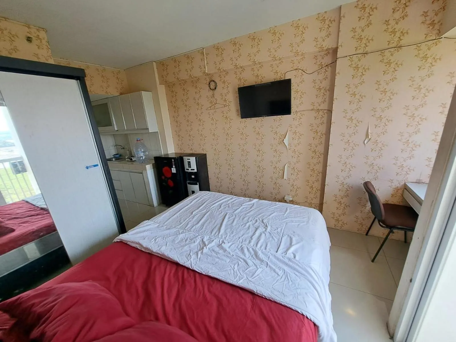 Bedroom in Capital O 93961 Apartement Sentraland By Helen