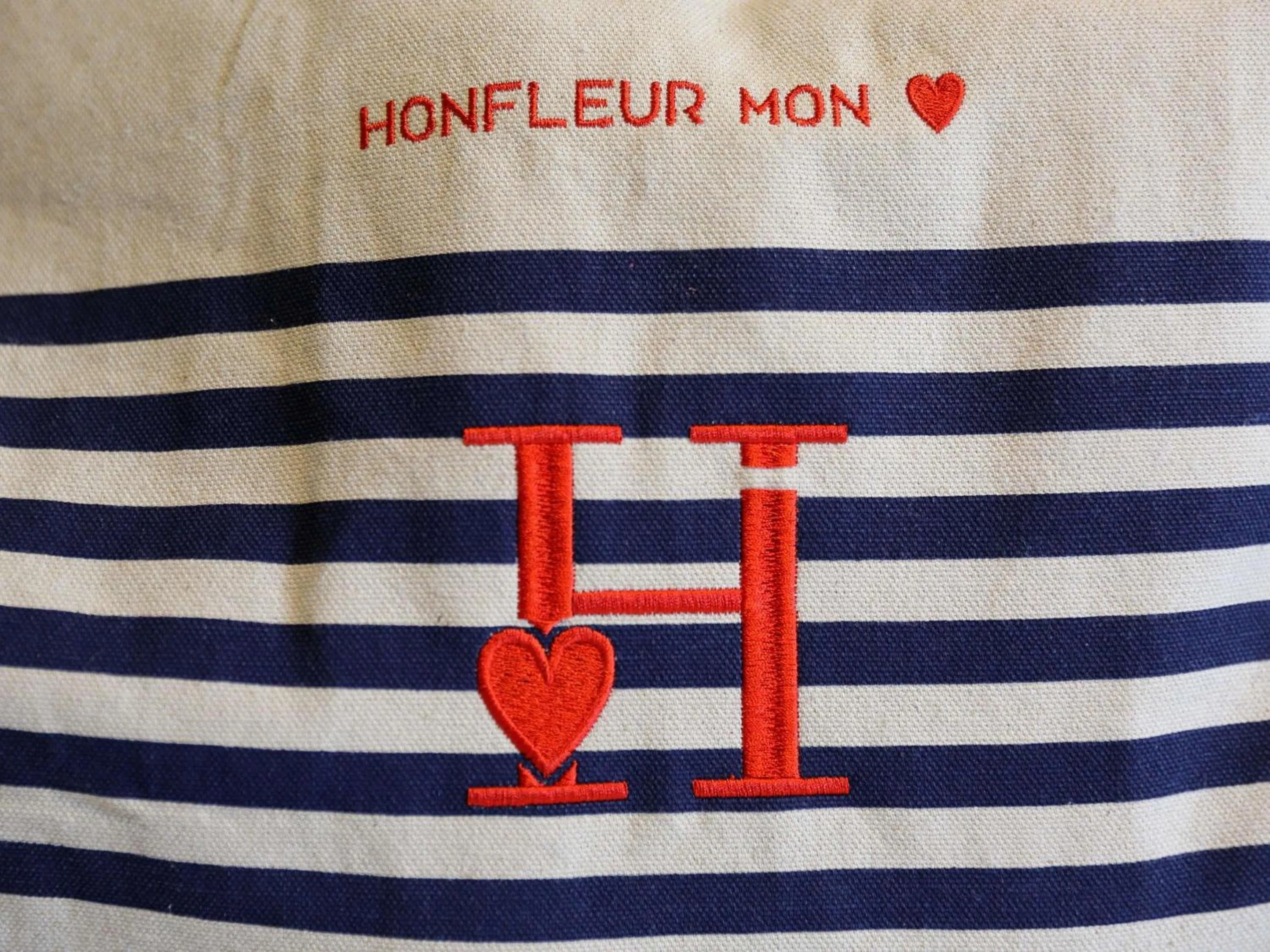 Bedroom in ibis budget Honfleur Centre