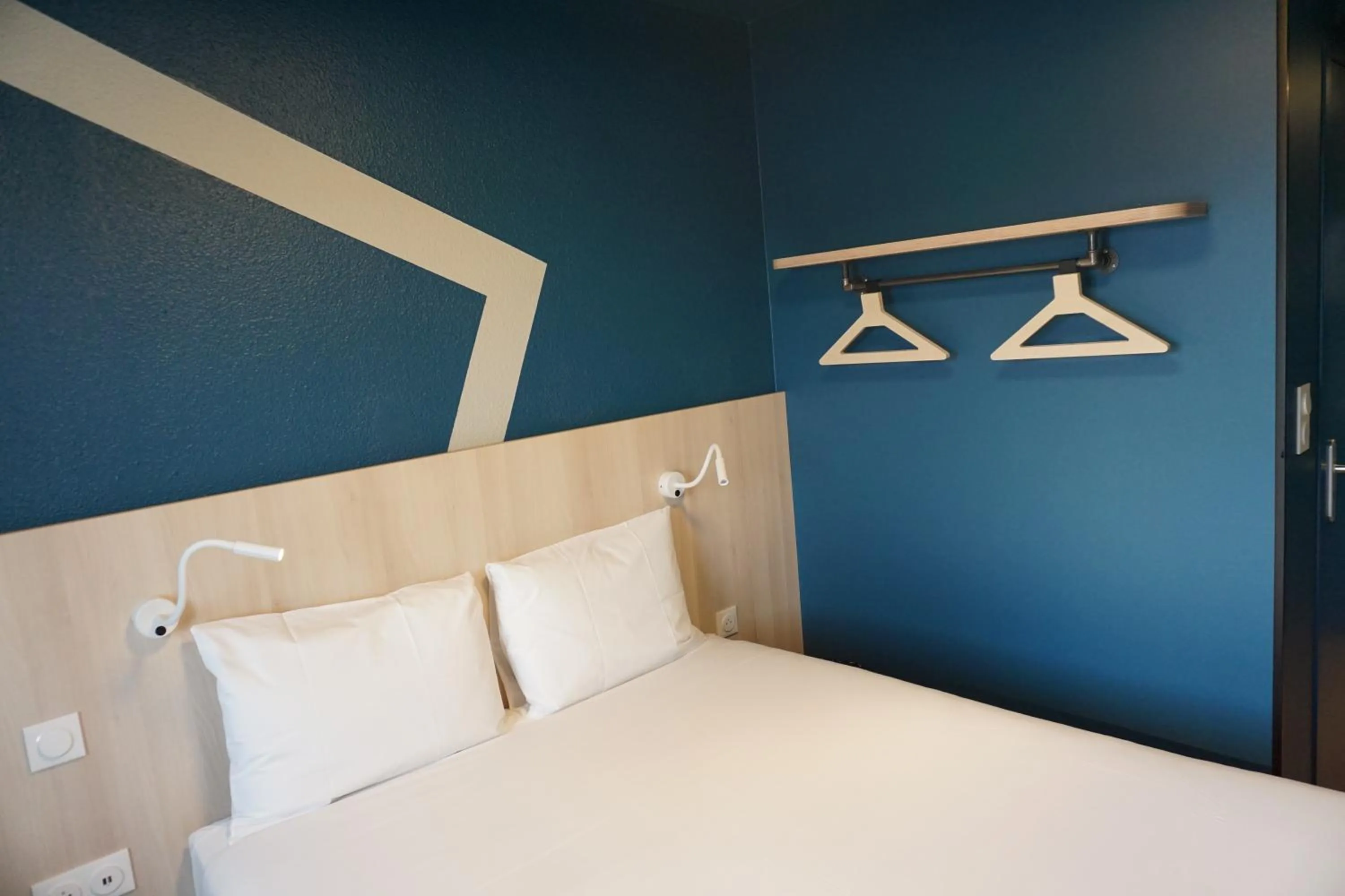 Bed in ibis budget Honfleur Centre