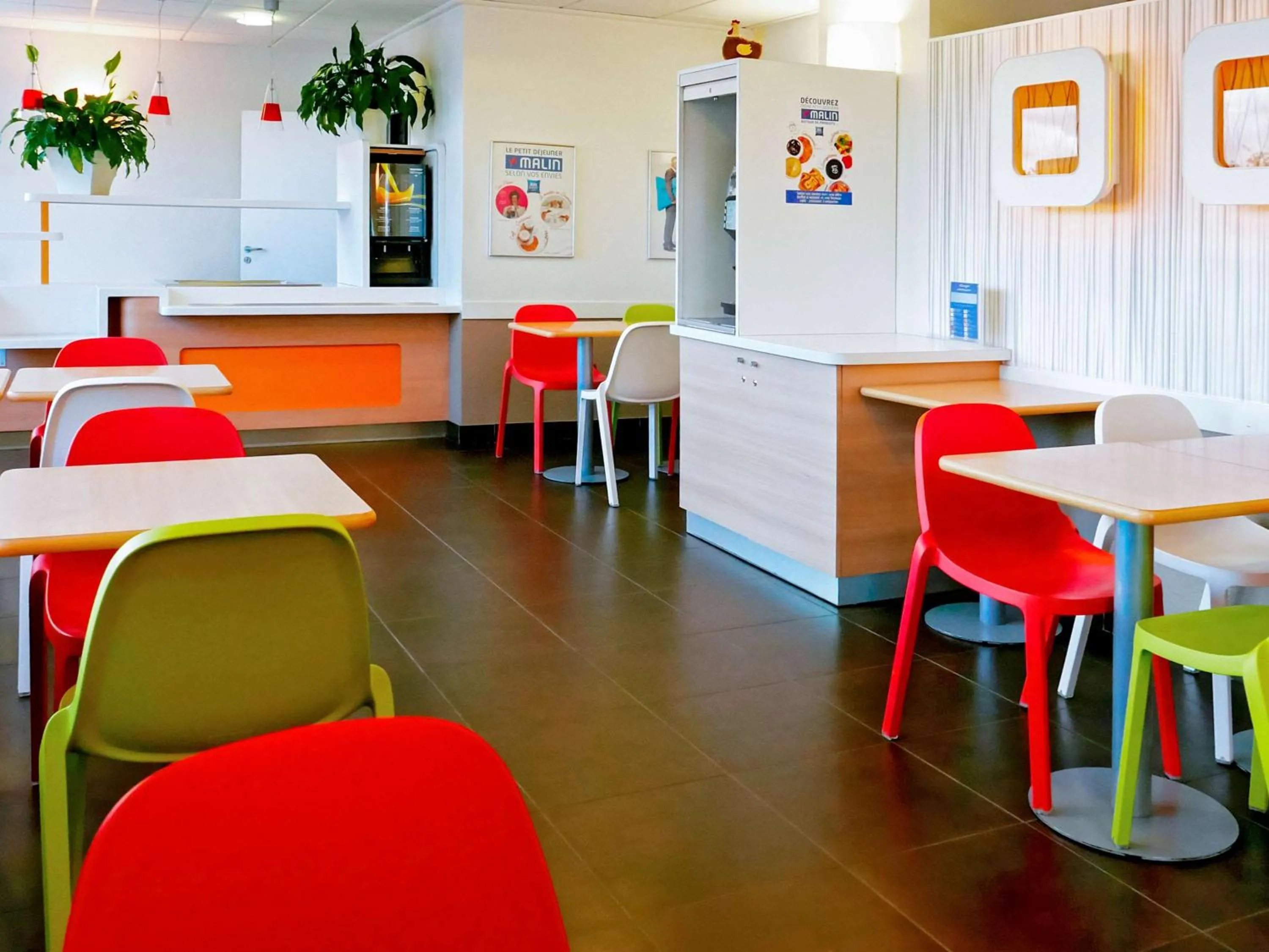 Restaurant/places to eat in ibis budget Honfleur Centre