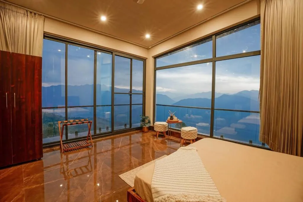 Photo of the whole room, Bed in LaRiSa Mountains & Martini Villa