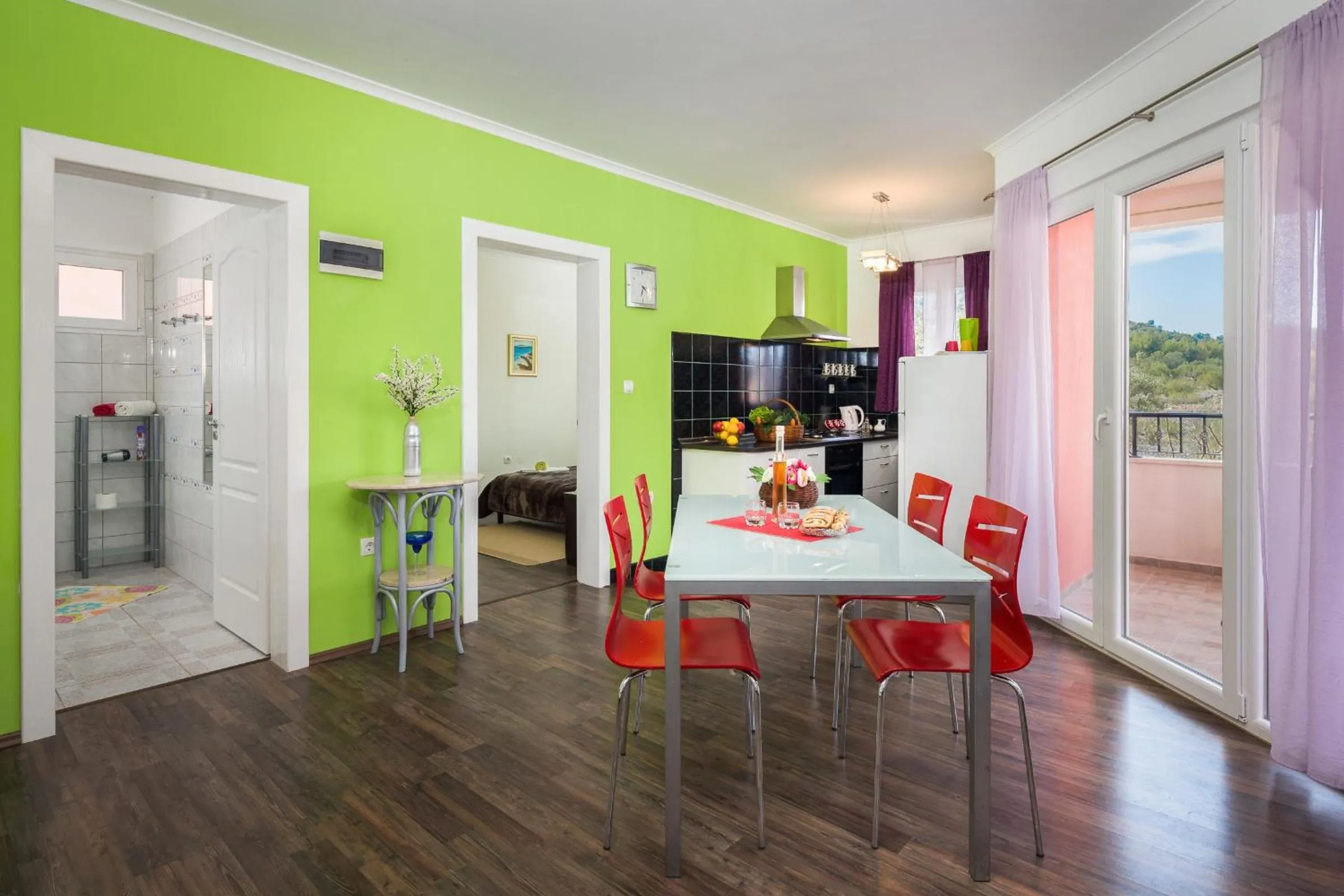 1 - Modern apt w big garden & terrace w sea view