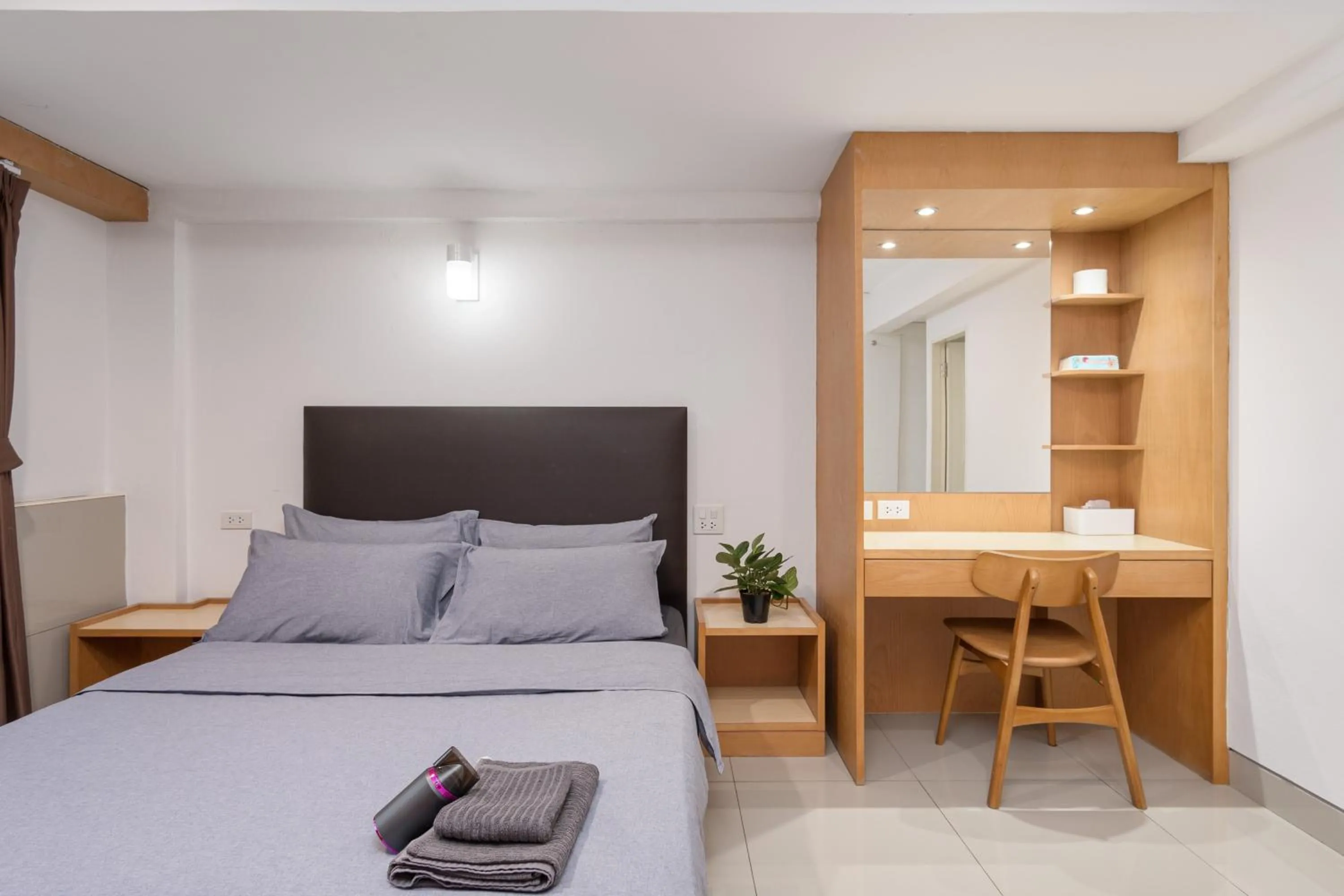 Bedroom, Bed in Homies Ratchada Hotel