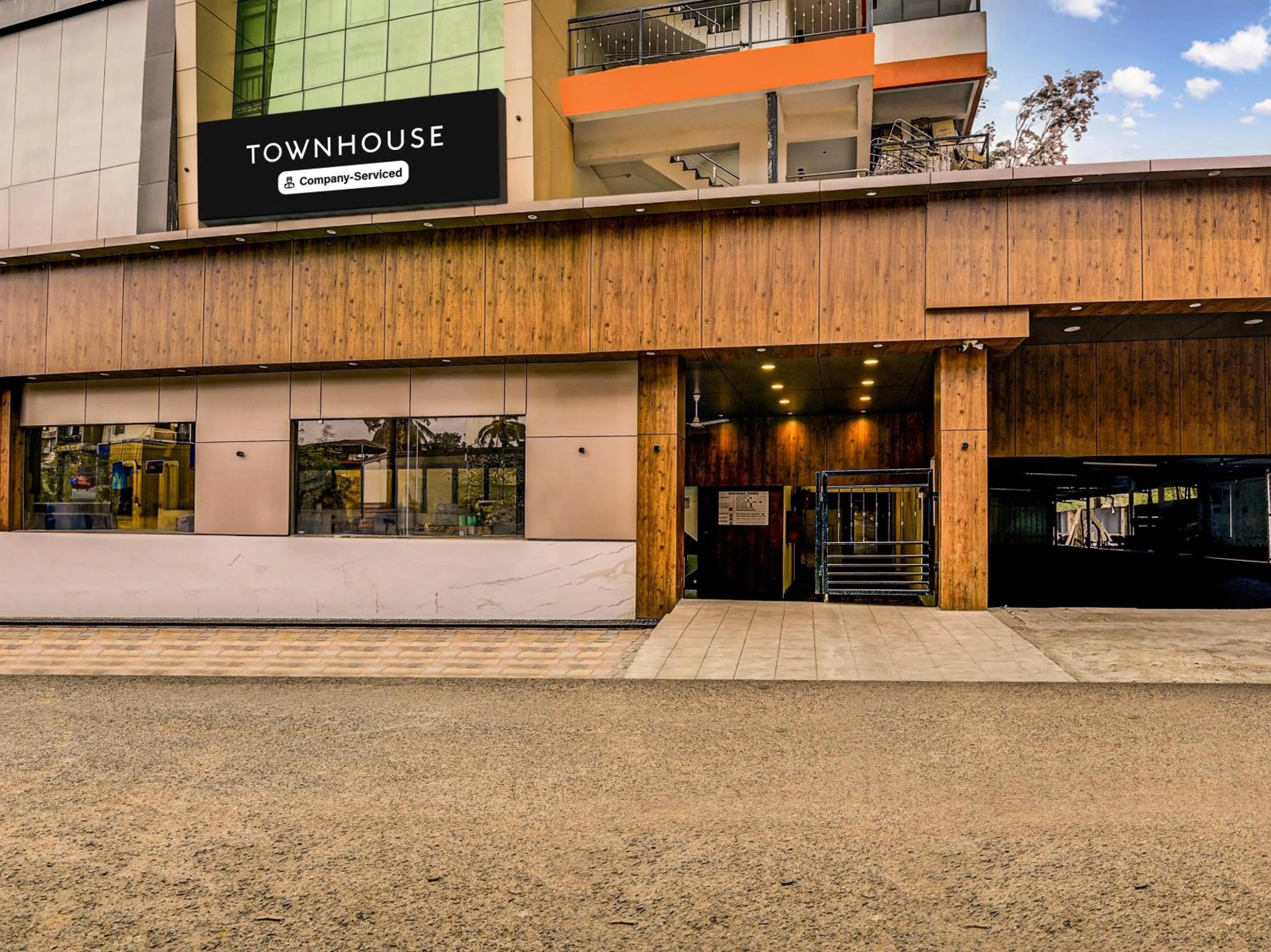 Facade/entrance in Super Townhouse Madgaon