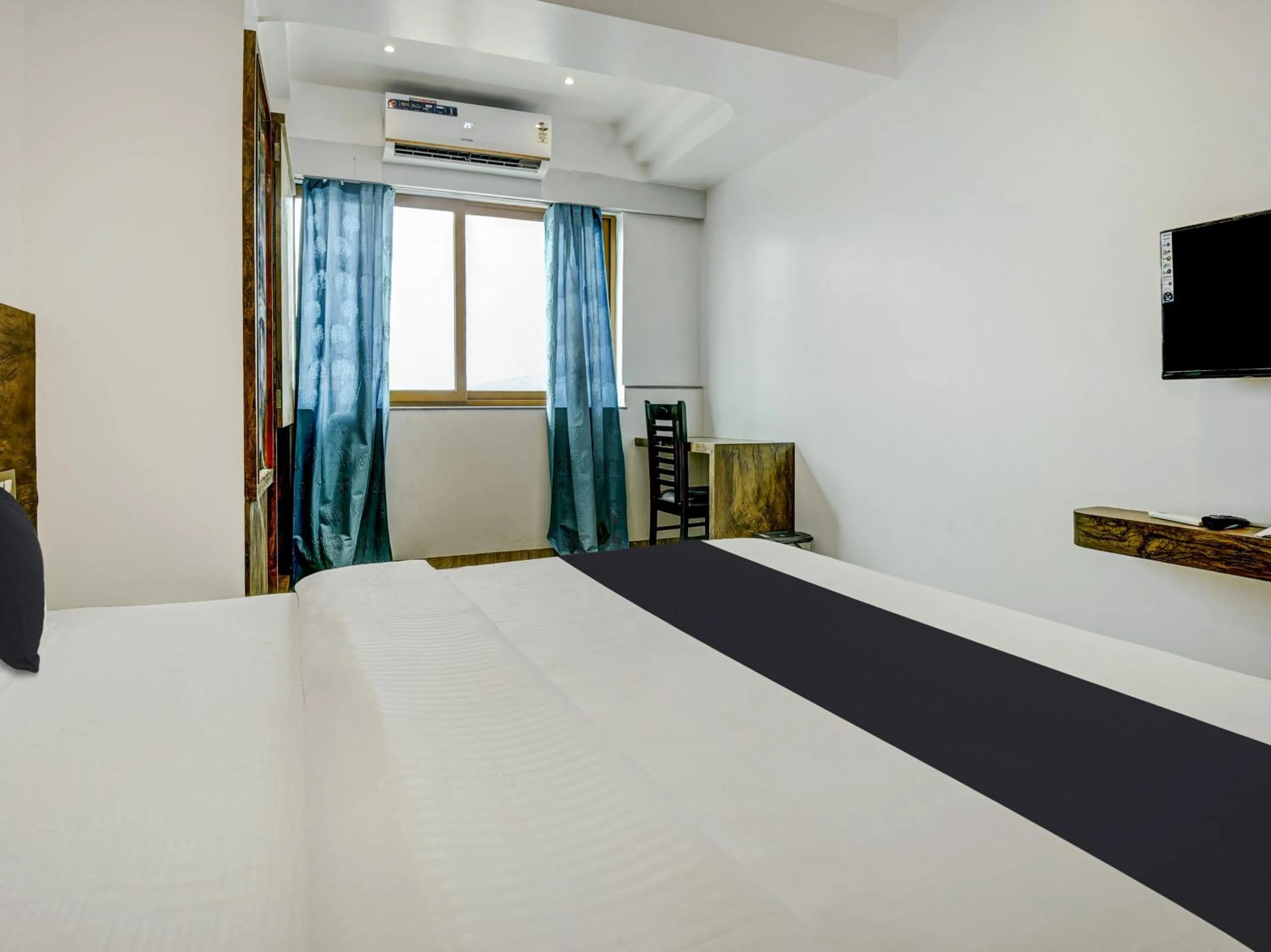 Bedroom, Bed in Super Townhouse Madgaon