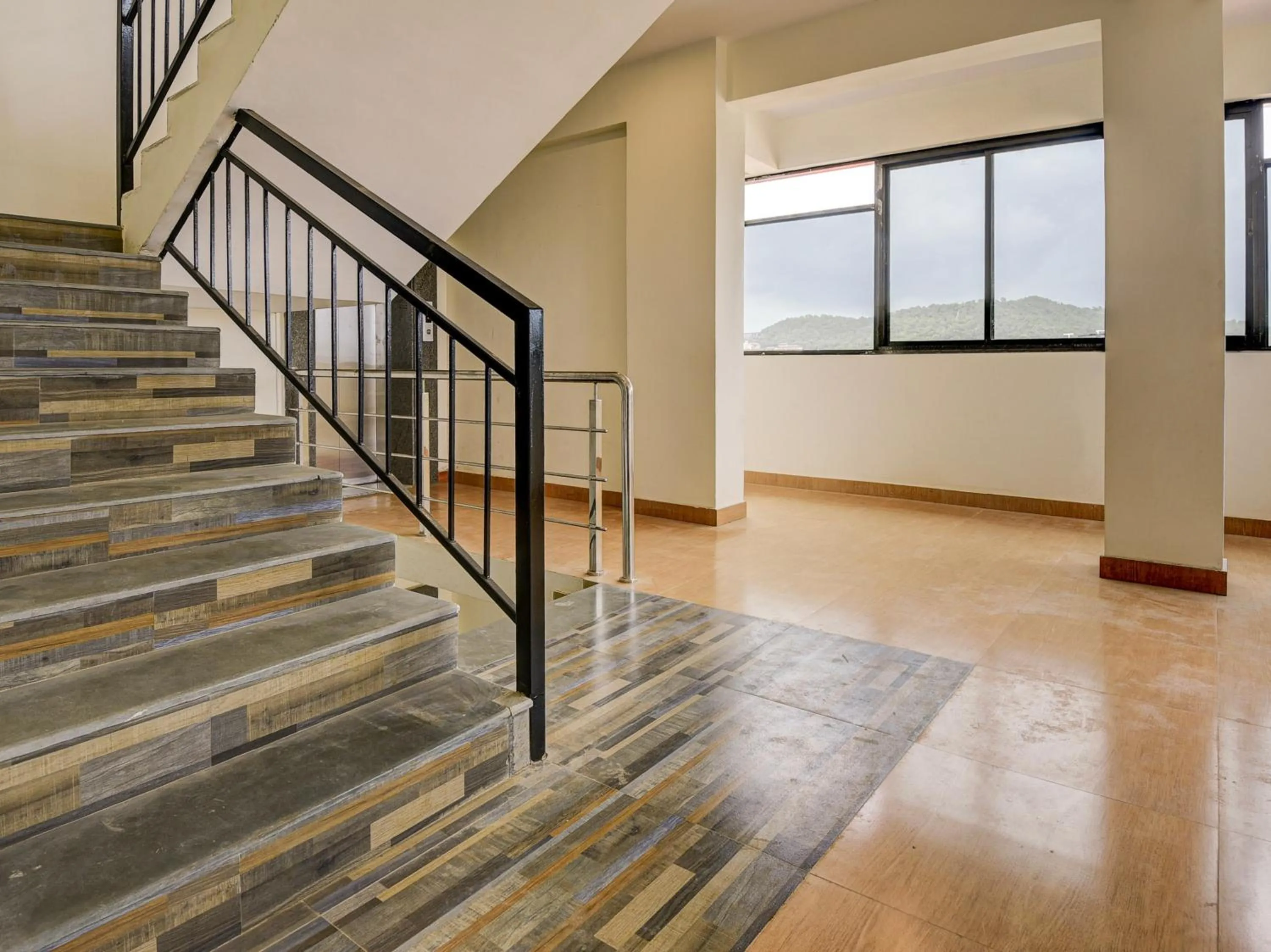 Lobby or reception in Super Townhouse Madgaon