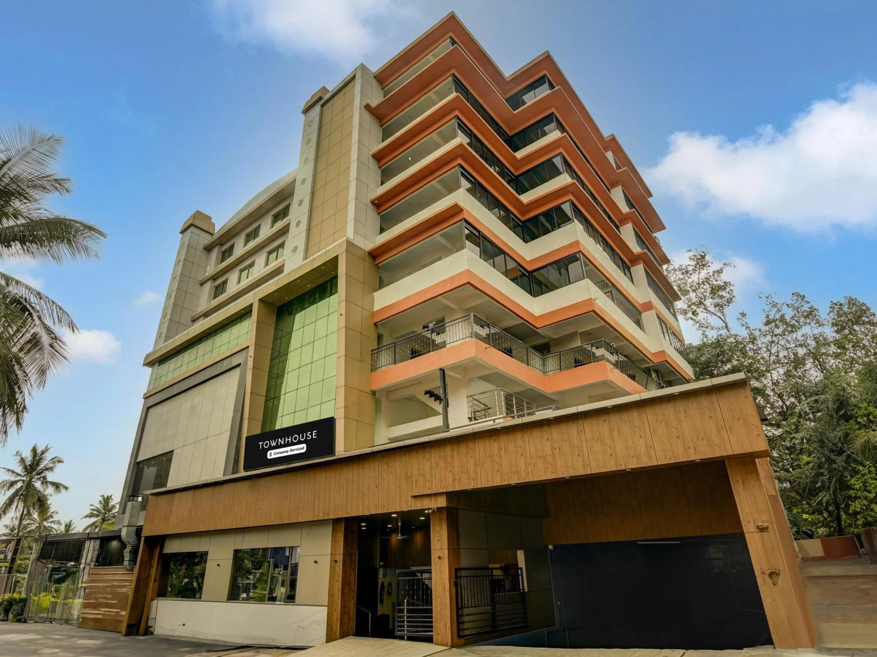 Facade/entrance in Super Townhouse Madgaon