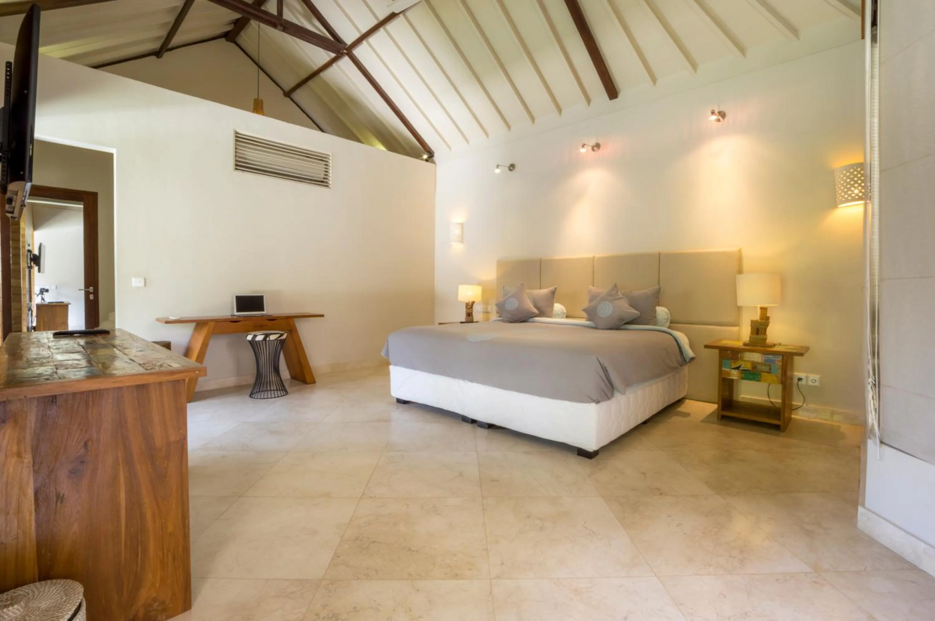 Bed in Akilea Luxury Villas