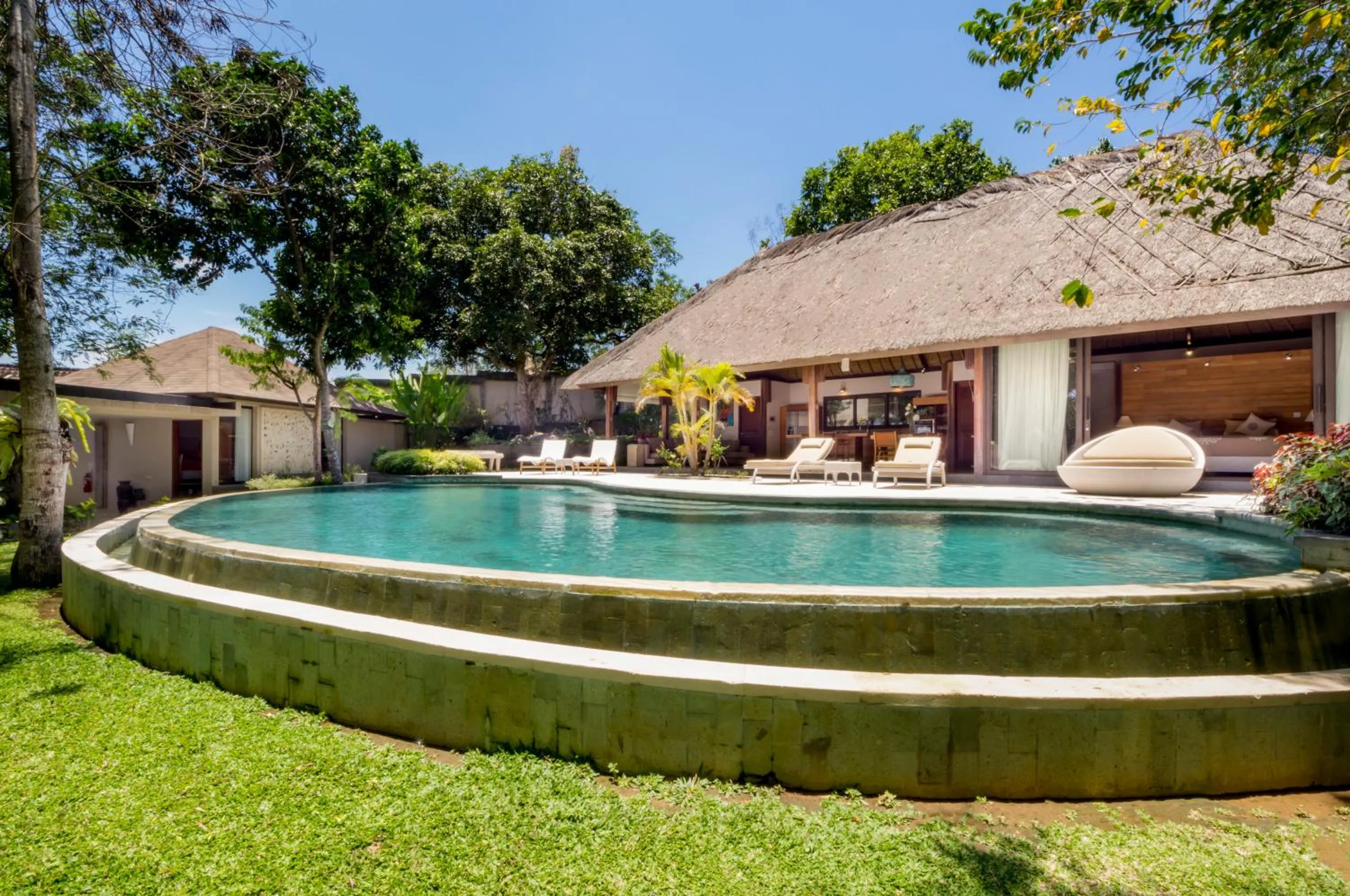 Swimming pool in Akilea Luxury Villas