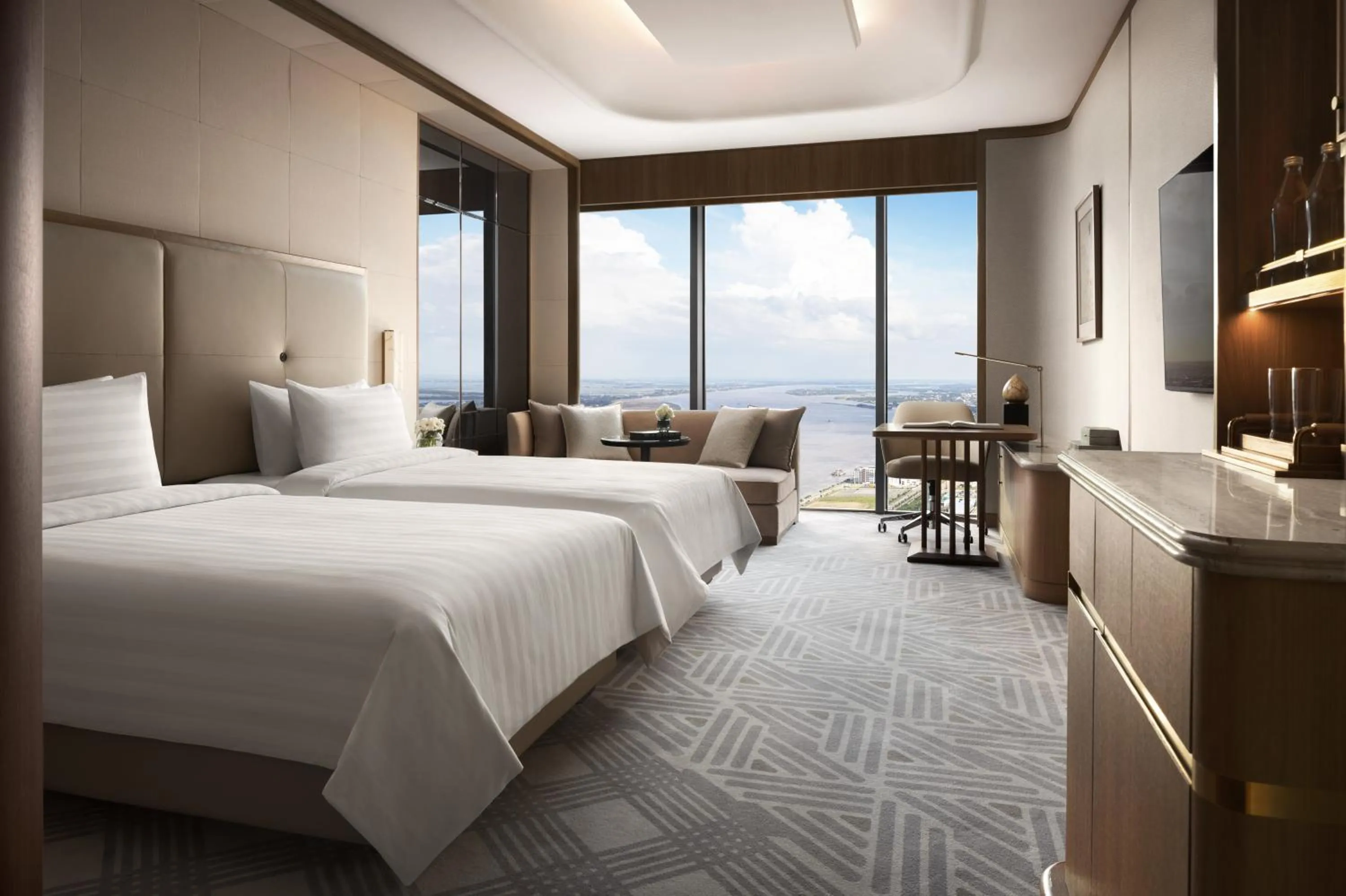 Bed in Shangri-La Phnom Penh