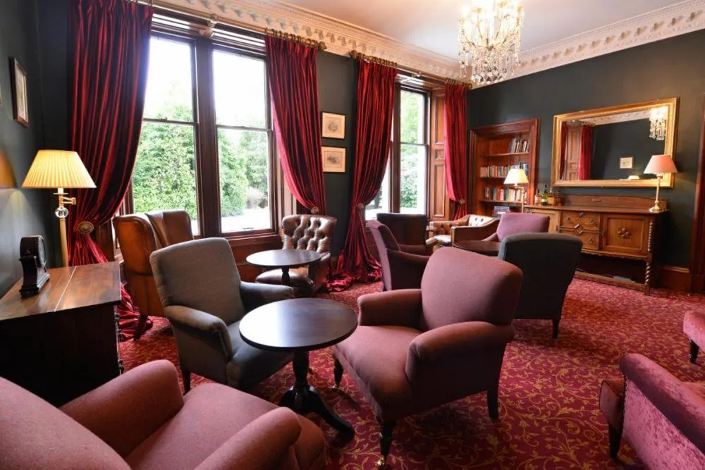 Living room in Wellwood Manor