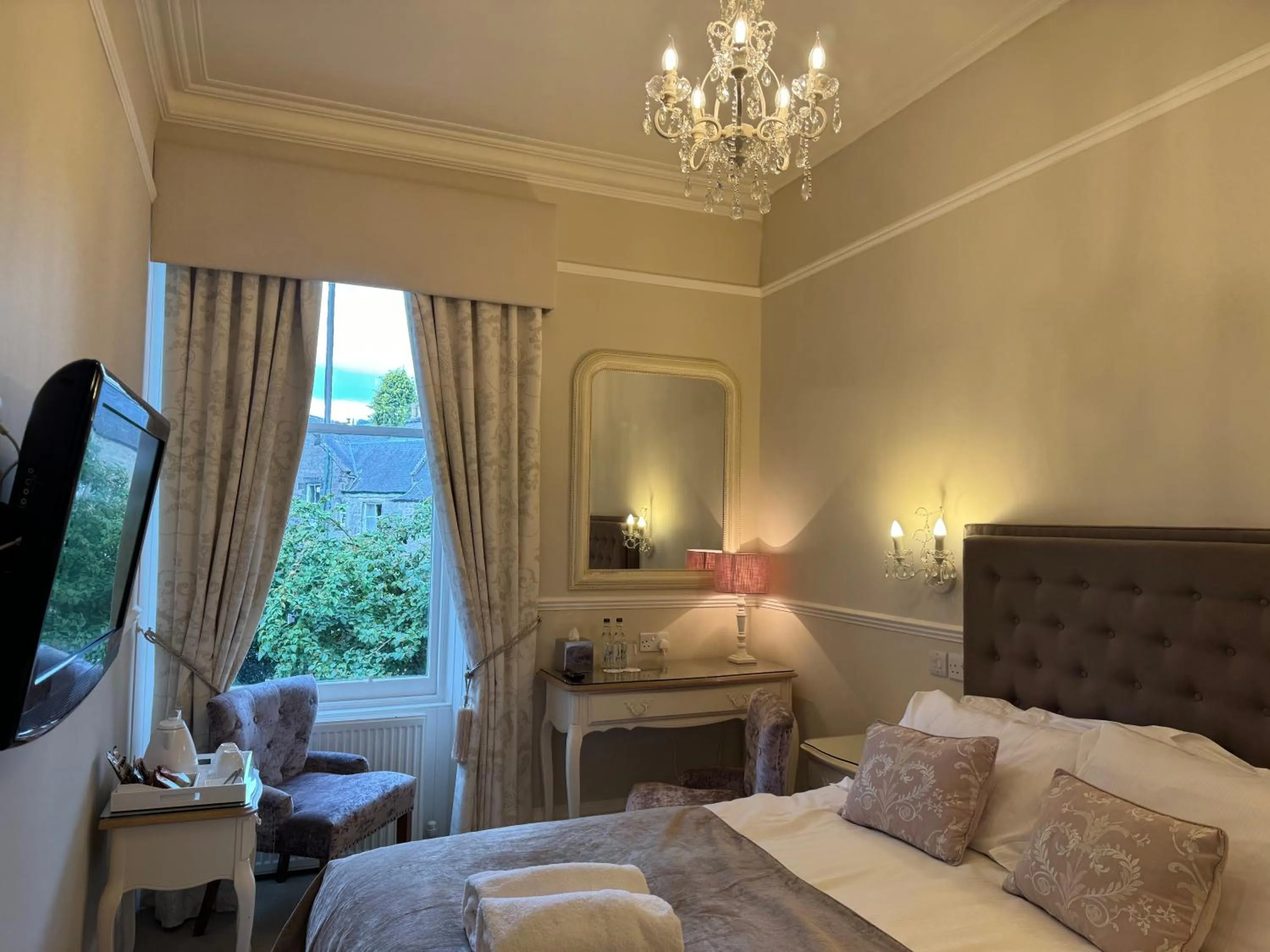 Bed in Wellwood Manor