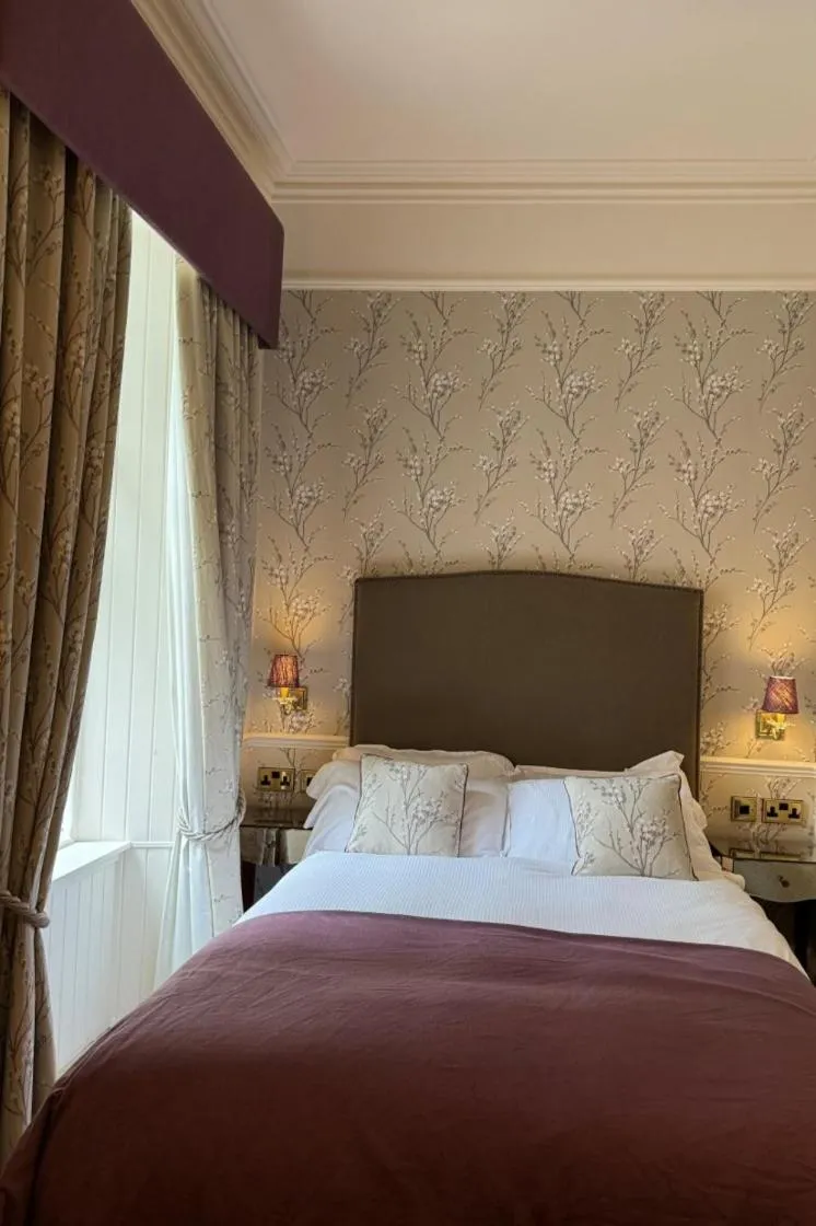 Bed in Wellwood Manor