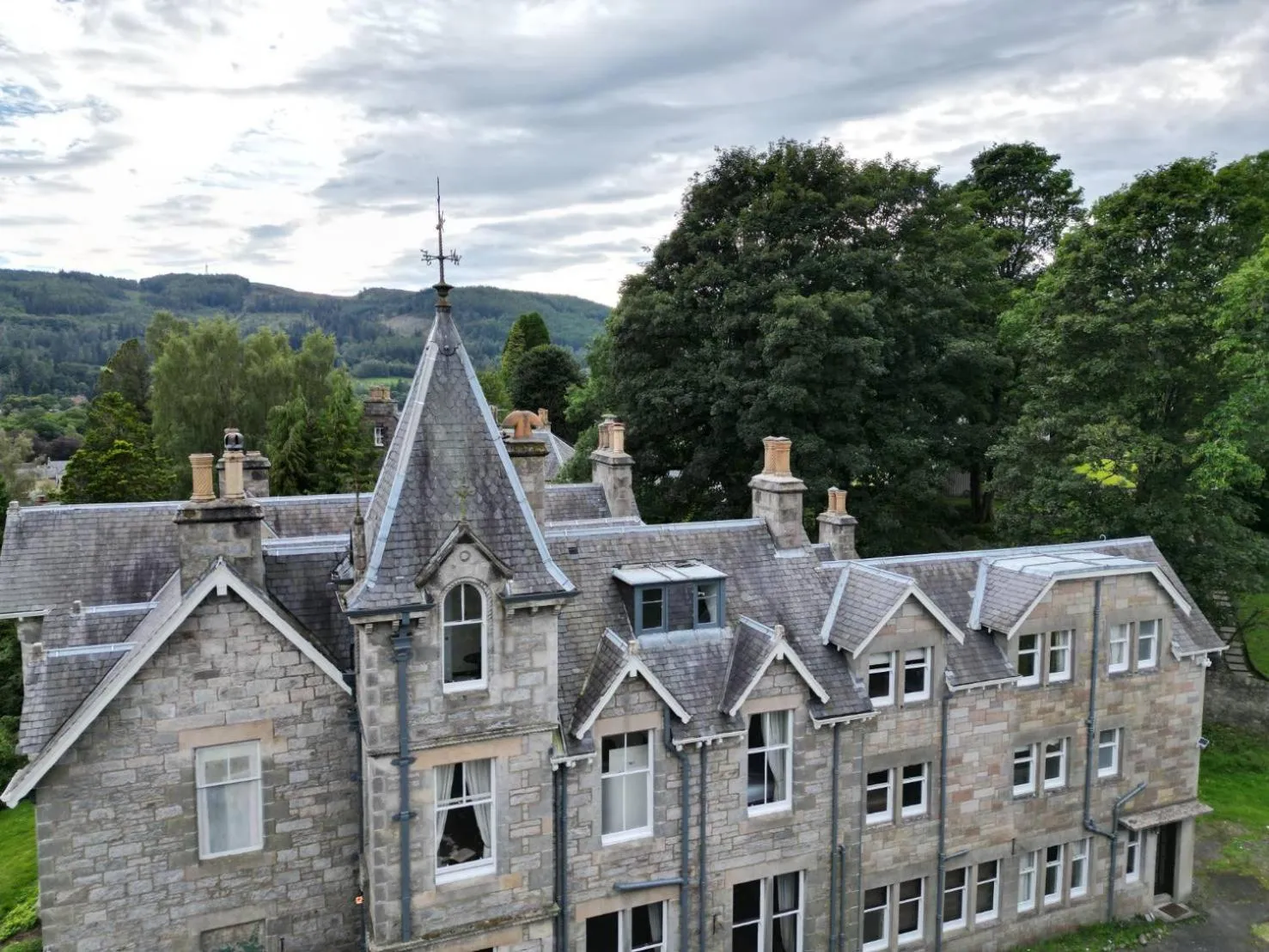 Property building in Wellwood Manor