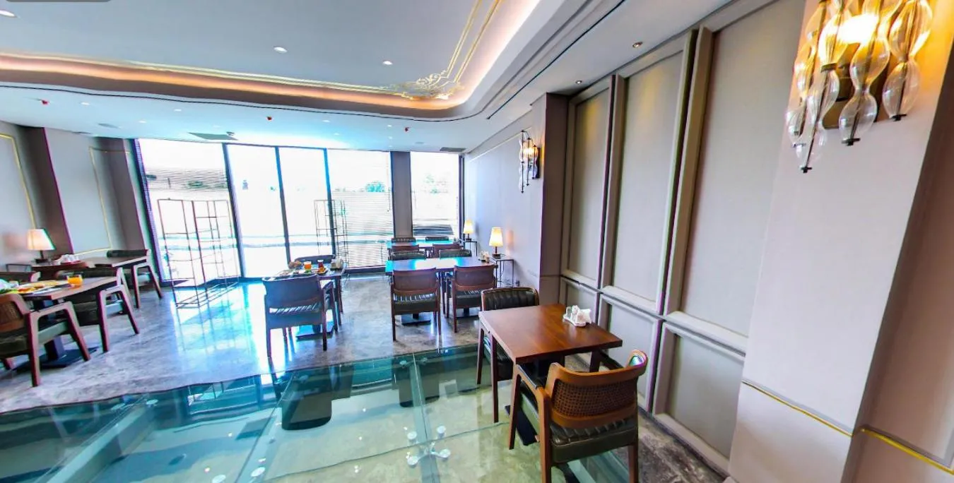 Restaurant/places to eat in Theodosius Hotel