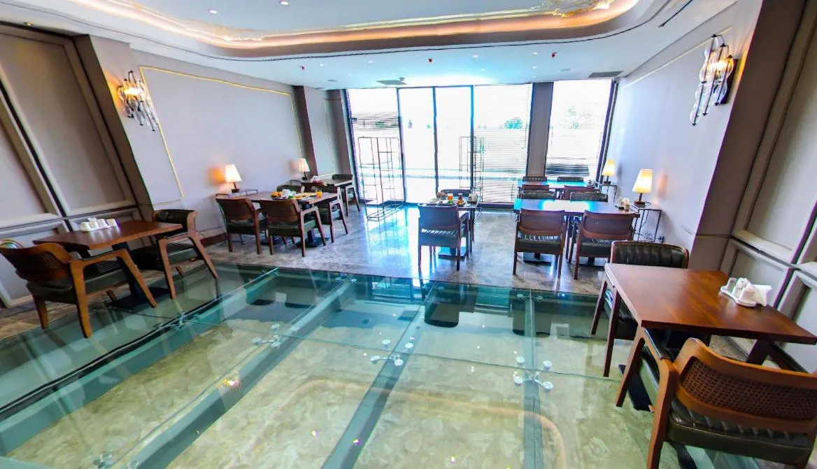 Restaurant/places to eat in Theodosius Hotel